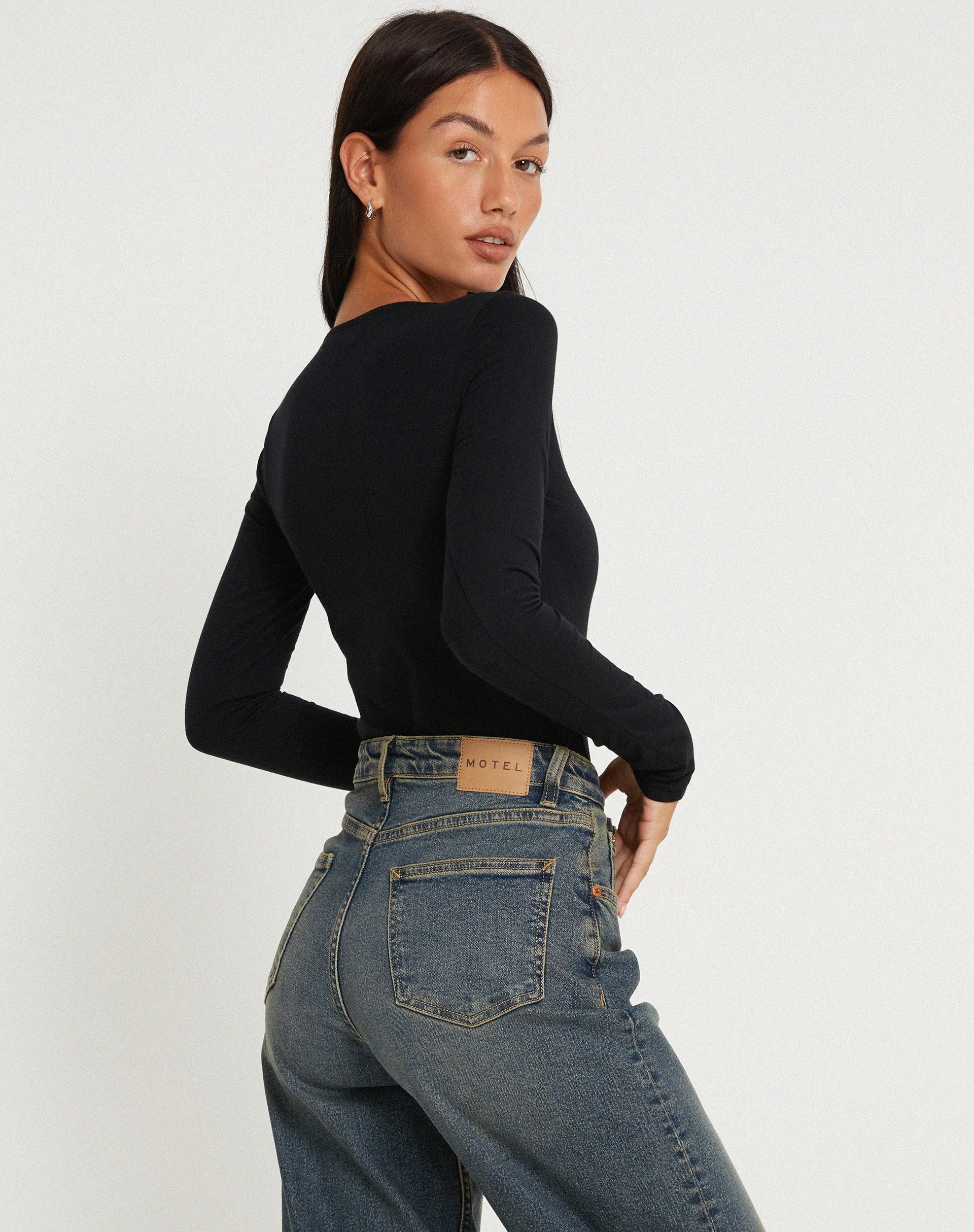 Abra Langarm-Bodysuit in Schwarz - Image 3