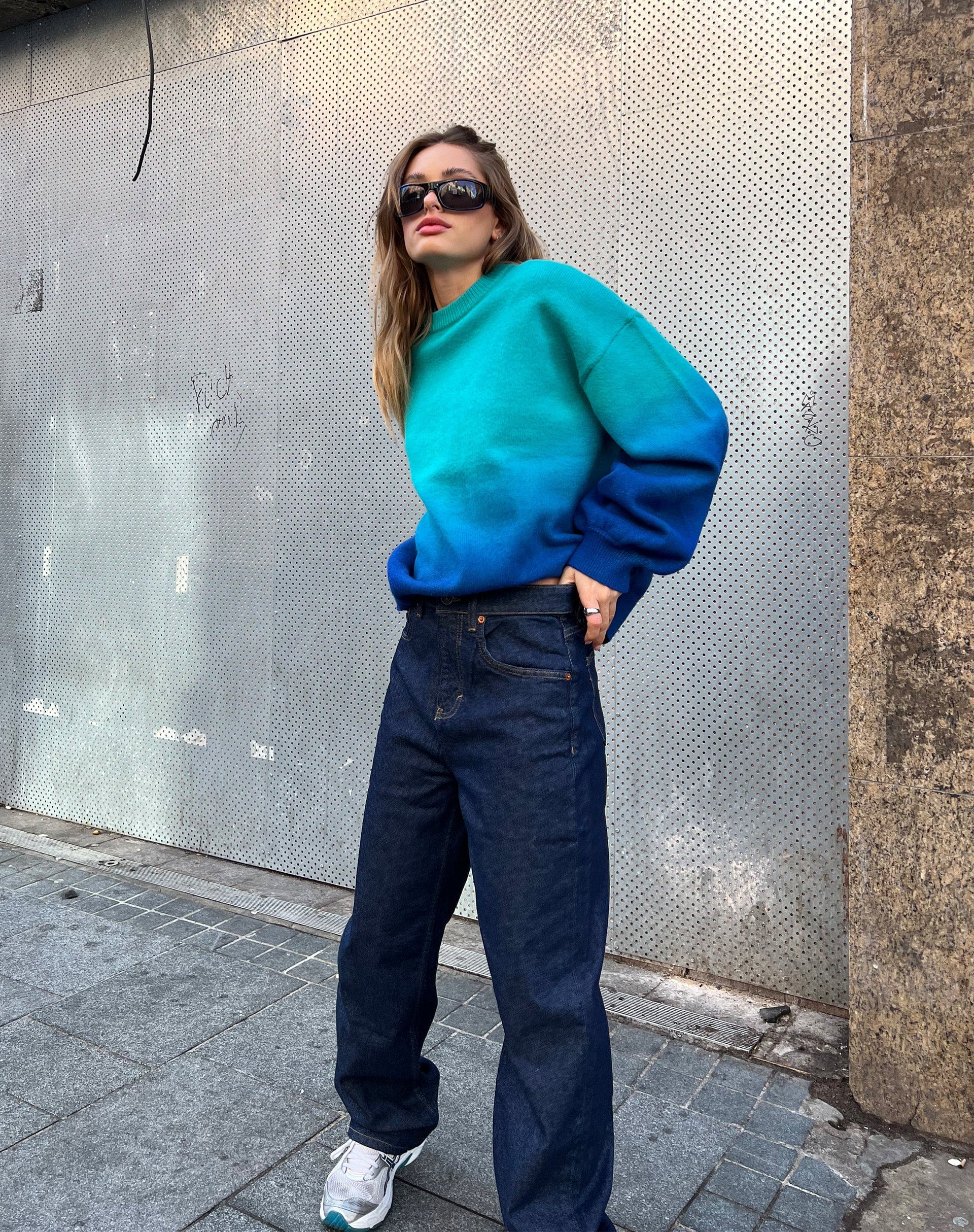 Akari-Pullover in Blau mit Farbverlauf