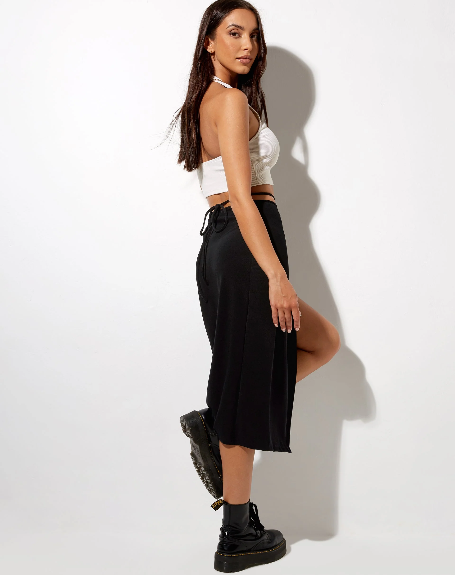 Alicia Midirock in Schwarz - Image 2
