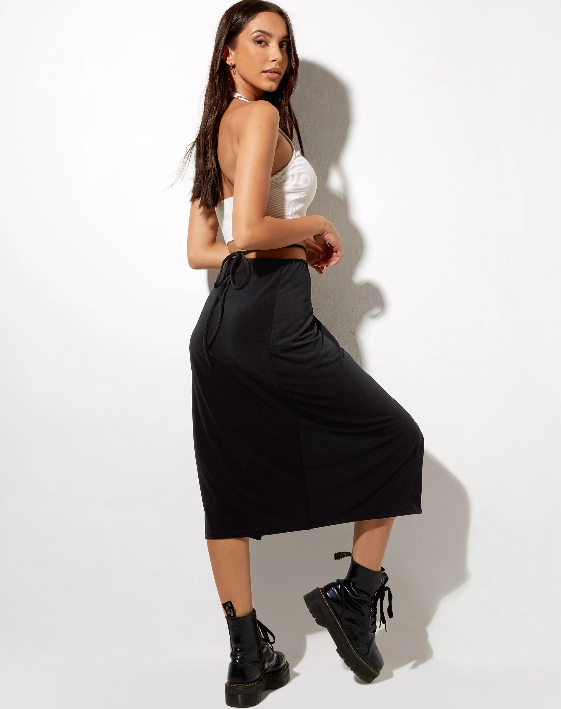 Alicia Midirock in Schwarz - Image 4