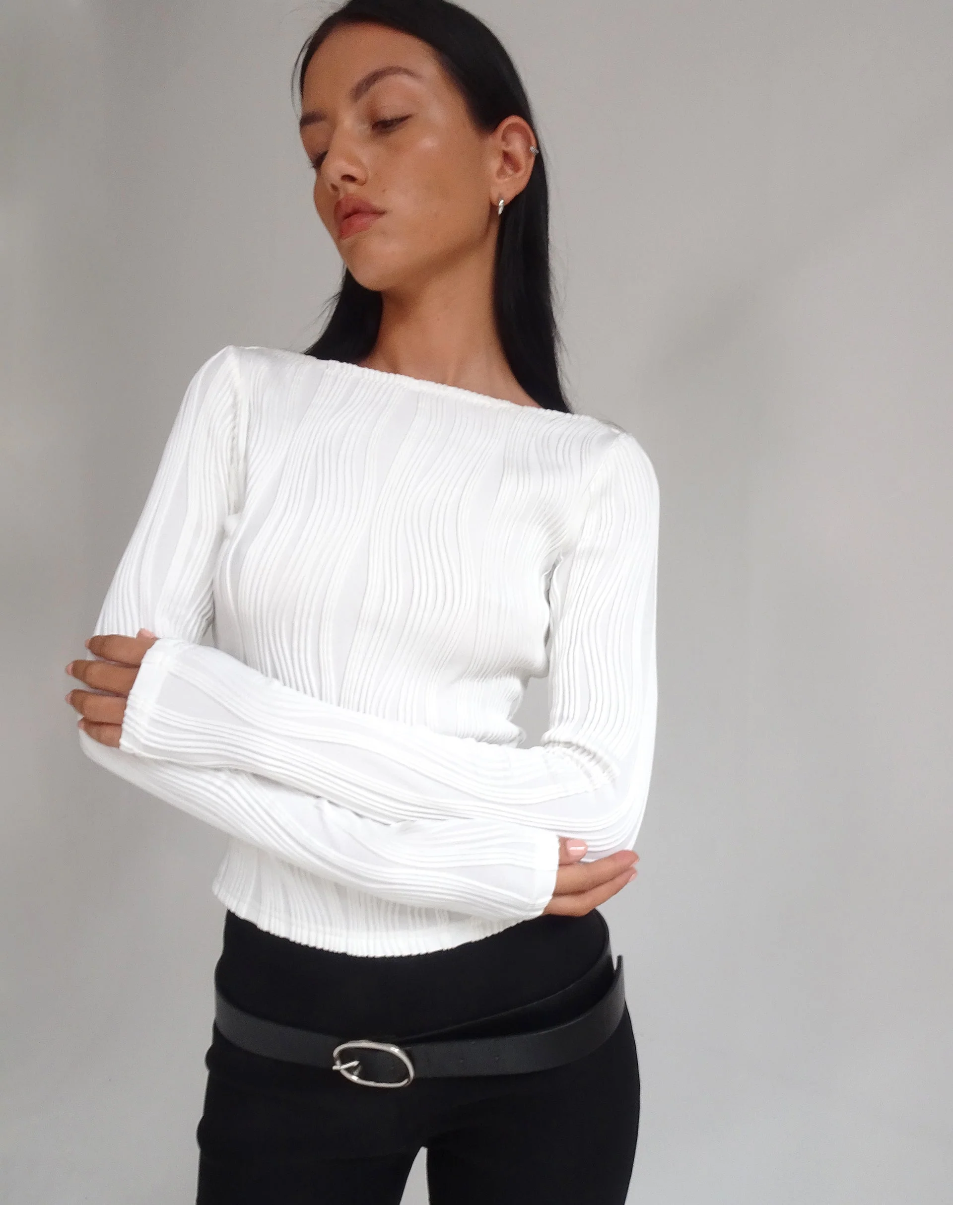Amabon Langärmeliges Crop-Top in Crinkle White - Image 5