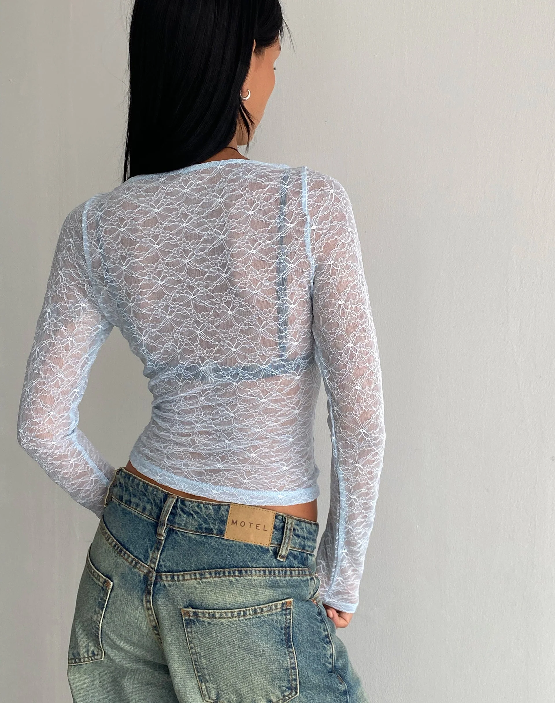 Amabon Langarm-Top aus Spitze in Babyblau - Image 6