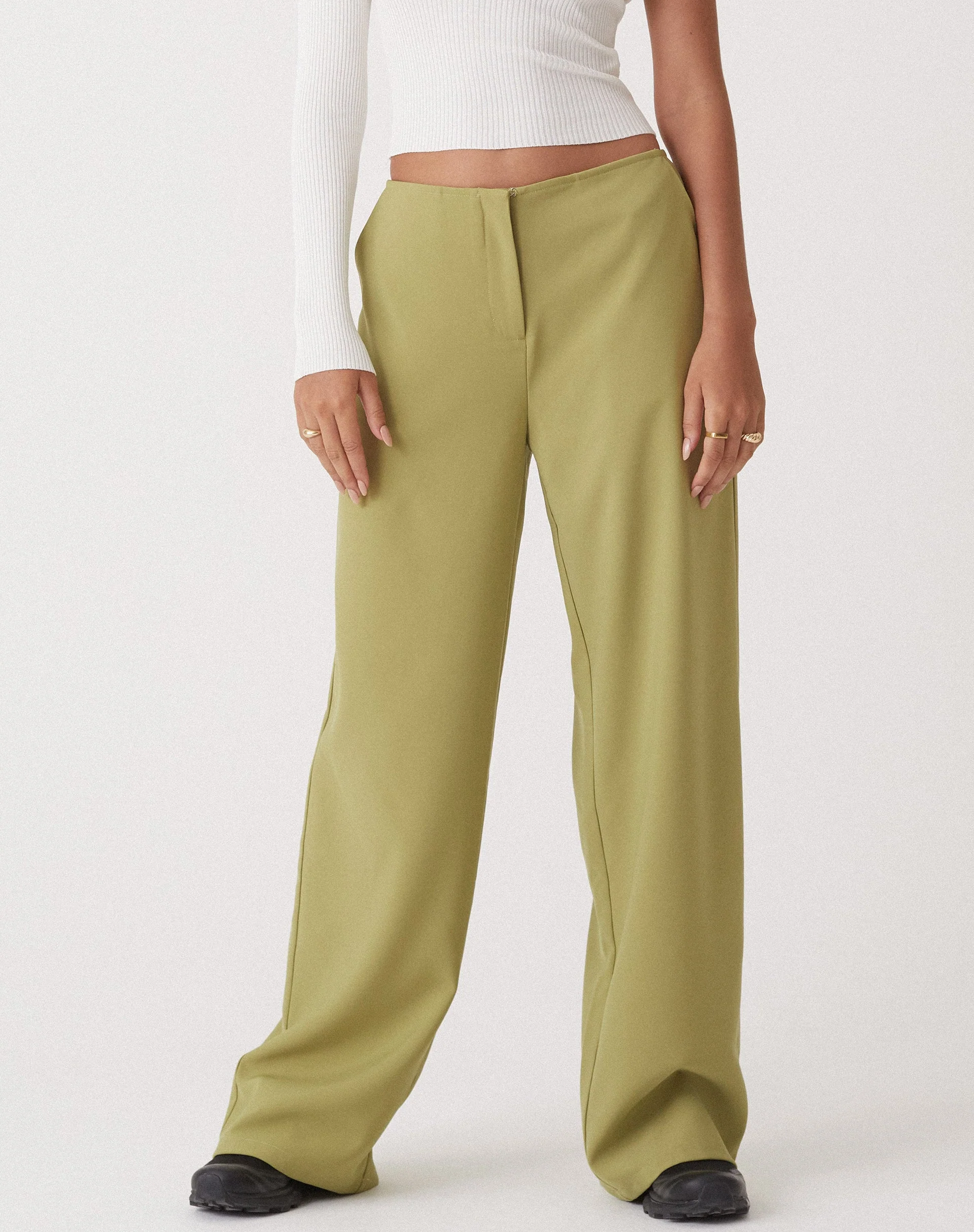 MOTEL X OLIVIA NEILL Amadi Wide Leg Trouser in Tailoring Seamfoam Grün - Image 4