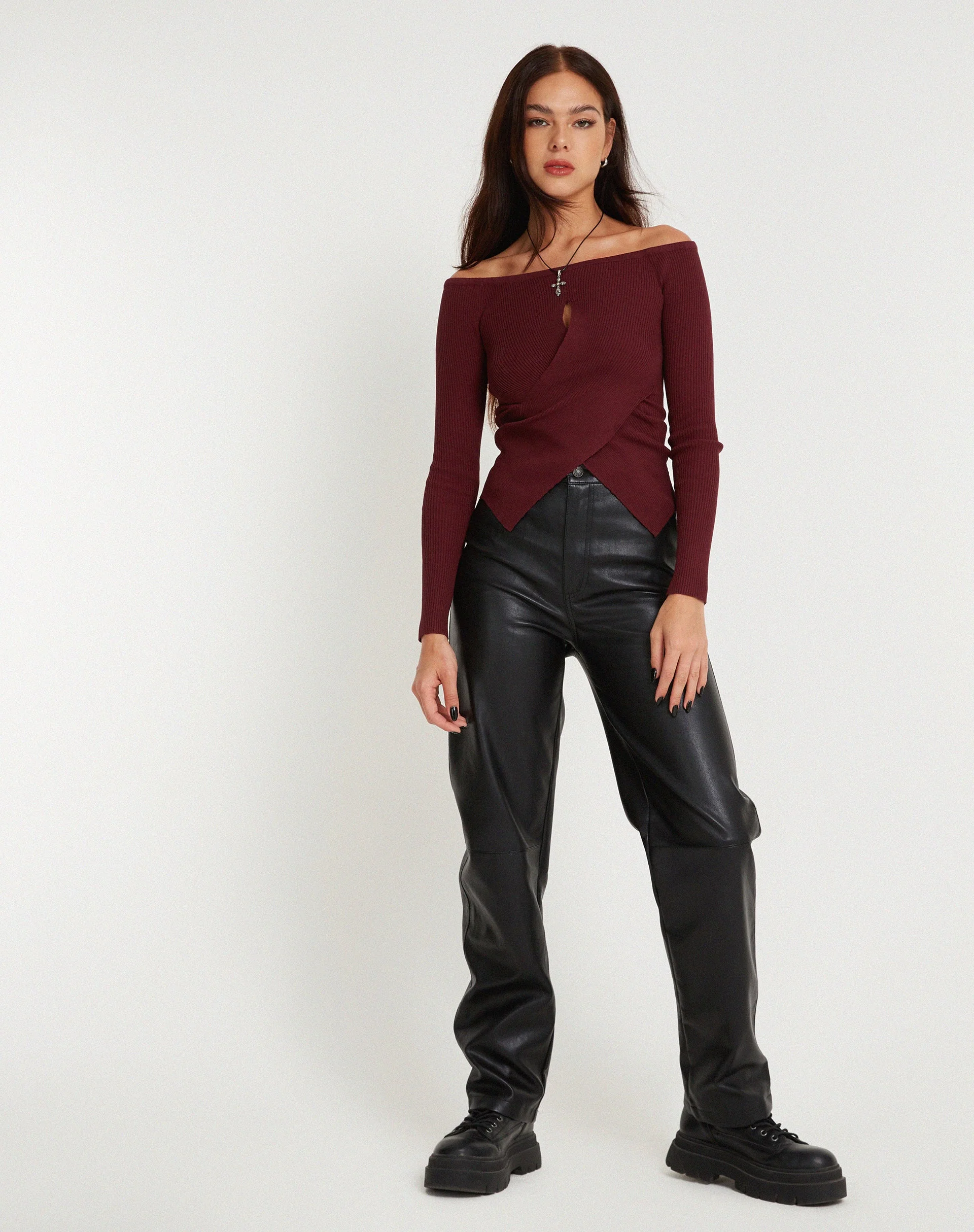 Amandari Bardot-Top mit langen Ärmeln in Marron - Image 6
