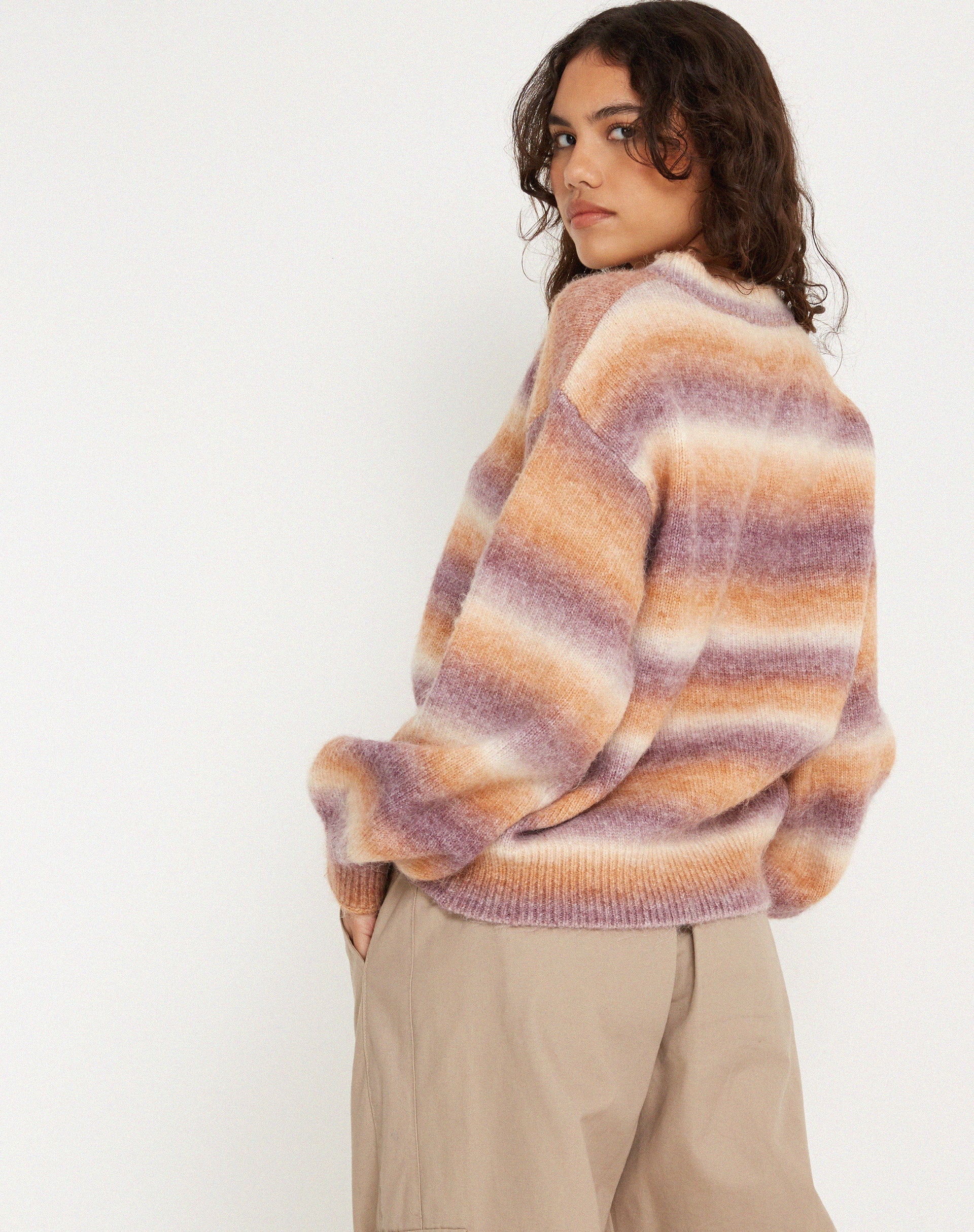 Ammaria Pullover in Lila Braun Creme - Image 2