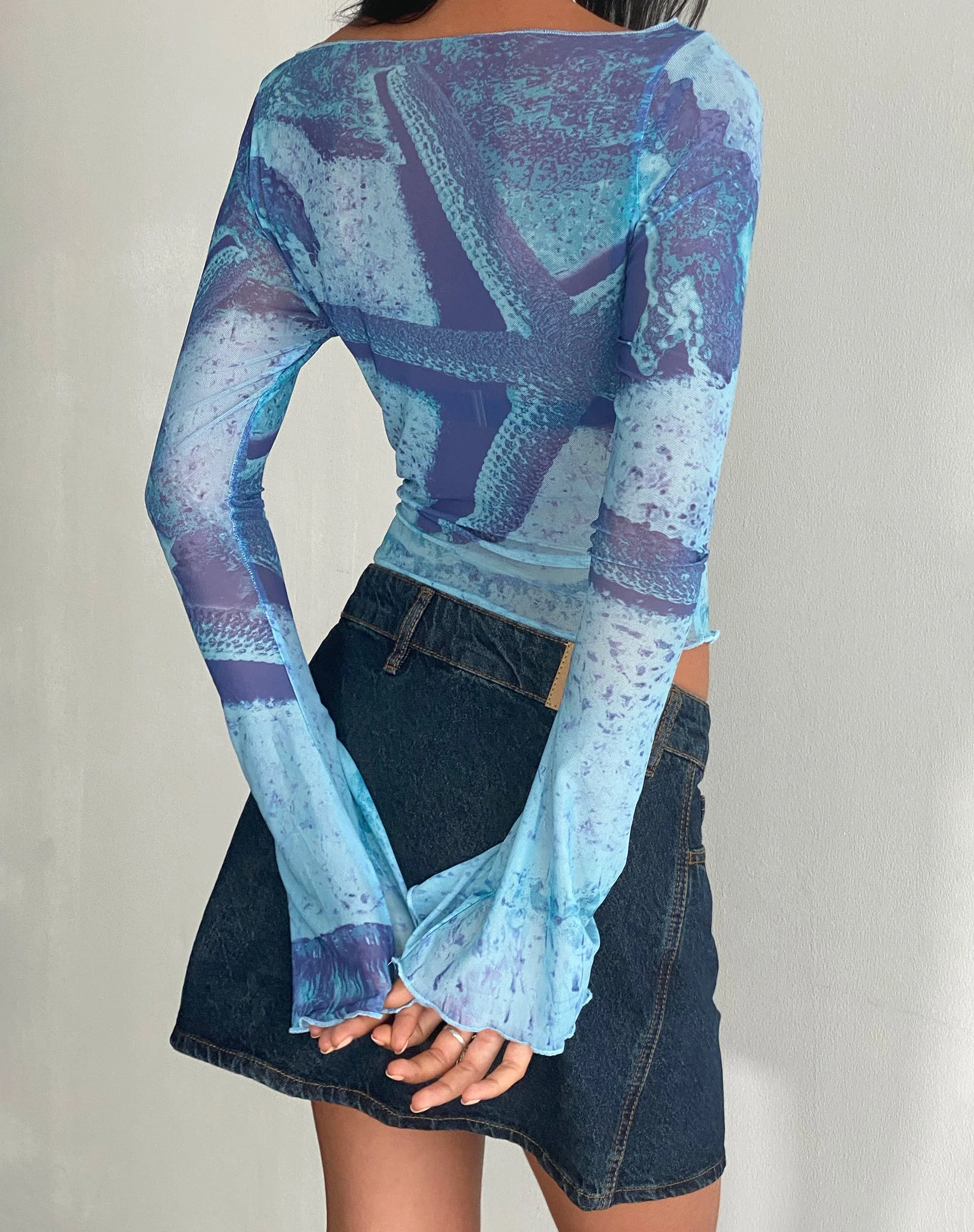Anchi Mesh Long Sleeve Top in Blau Seestern Fotodruck - Image 6