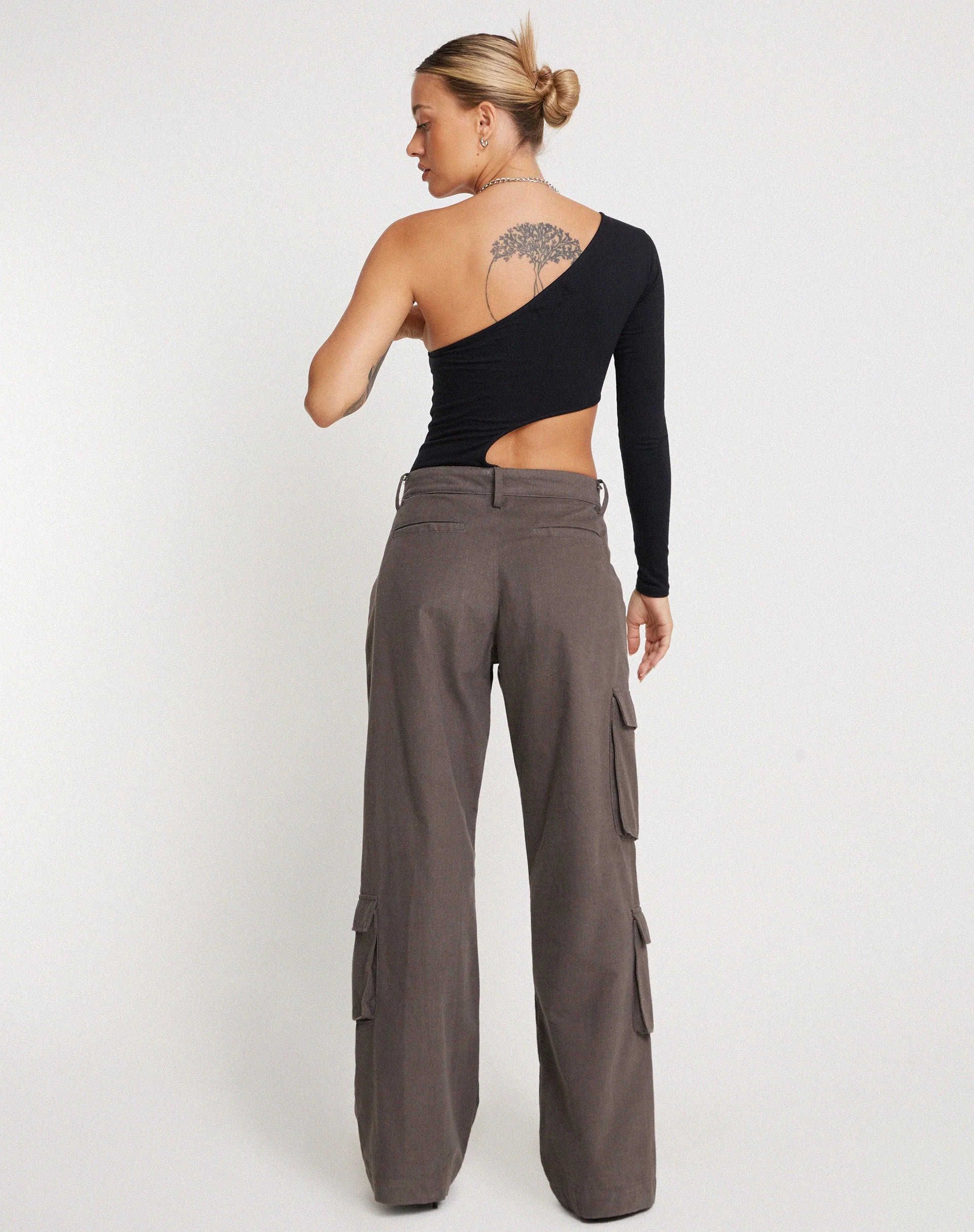 Ann Cut Out Bodysuit in Schwarz - Image 7