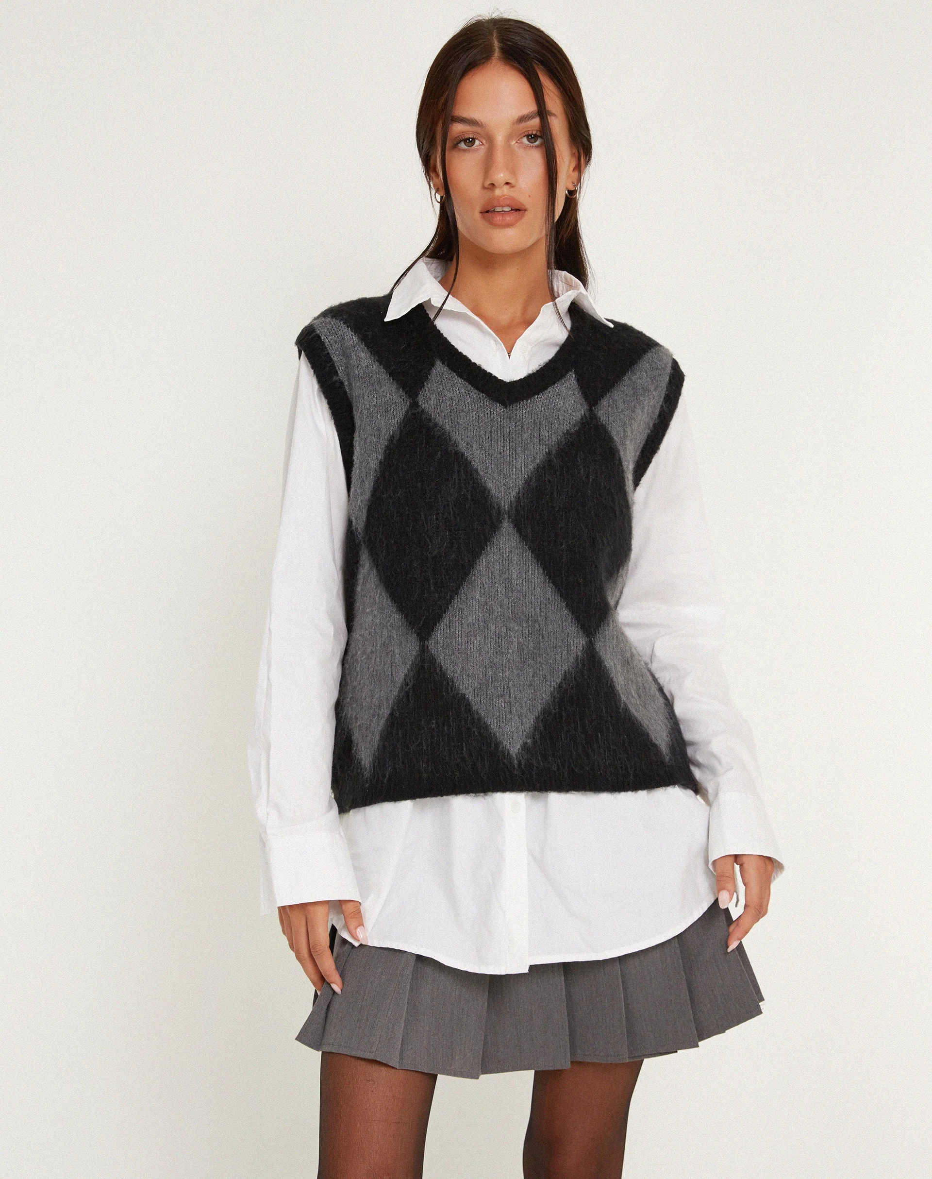 Arisa Pulloverweste in Harlekin Grau und Schwarz - Image 2