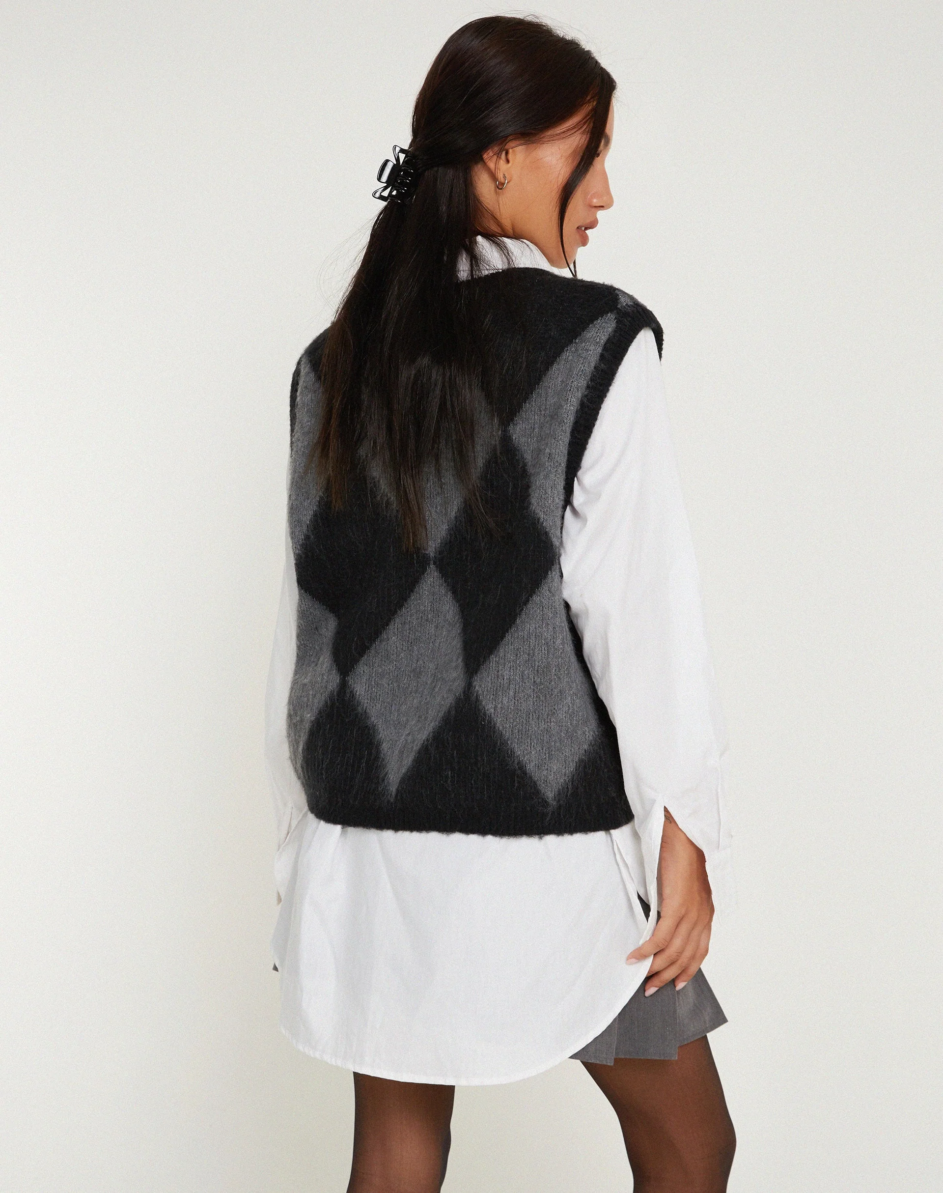 Arisa Pulloverweste in Harlekin Grau und Schwarz - Image 3