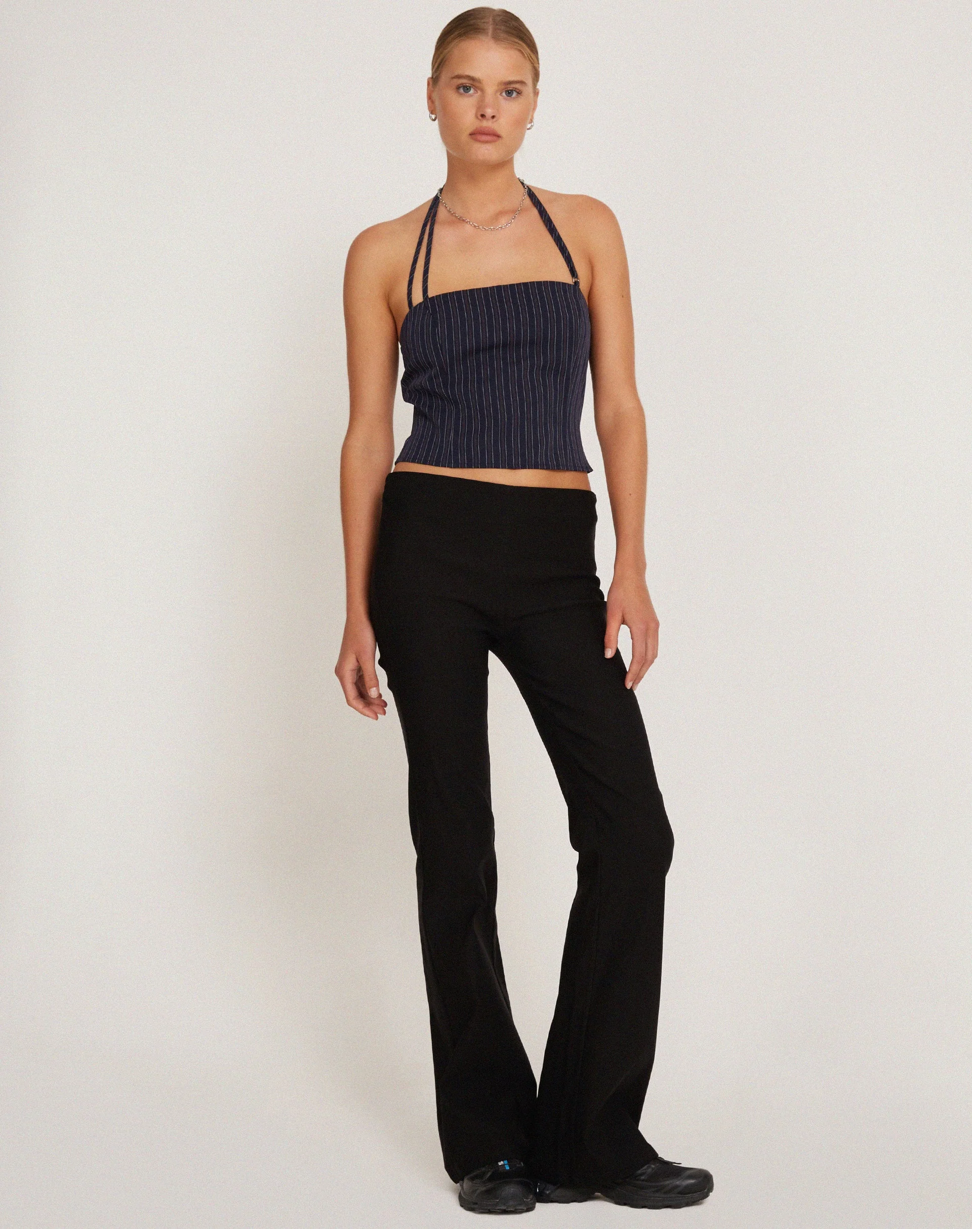 Arreta Crop Top in Nadelstreifen Navy - Image 2