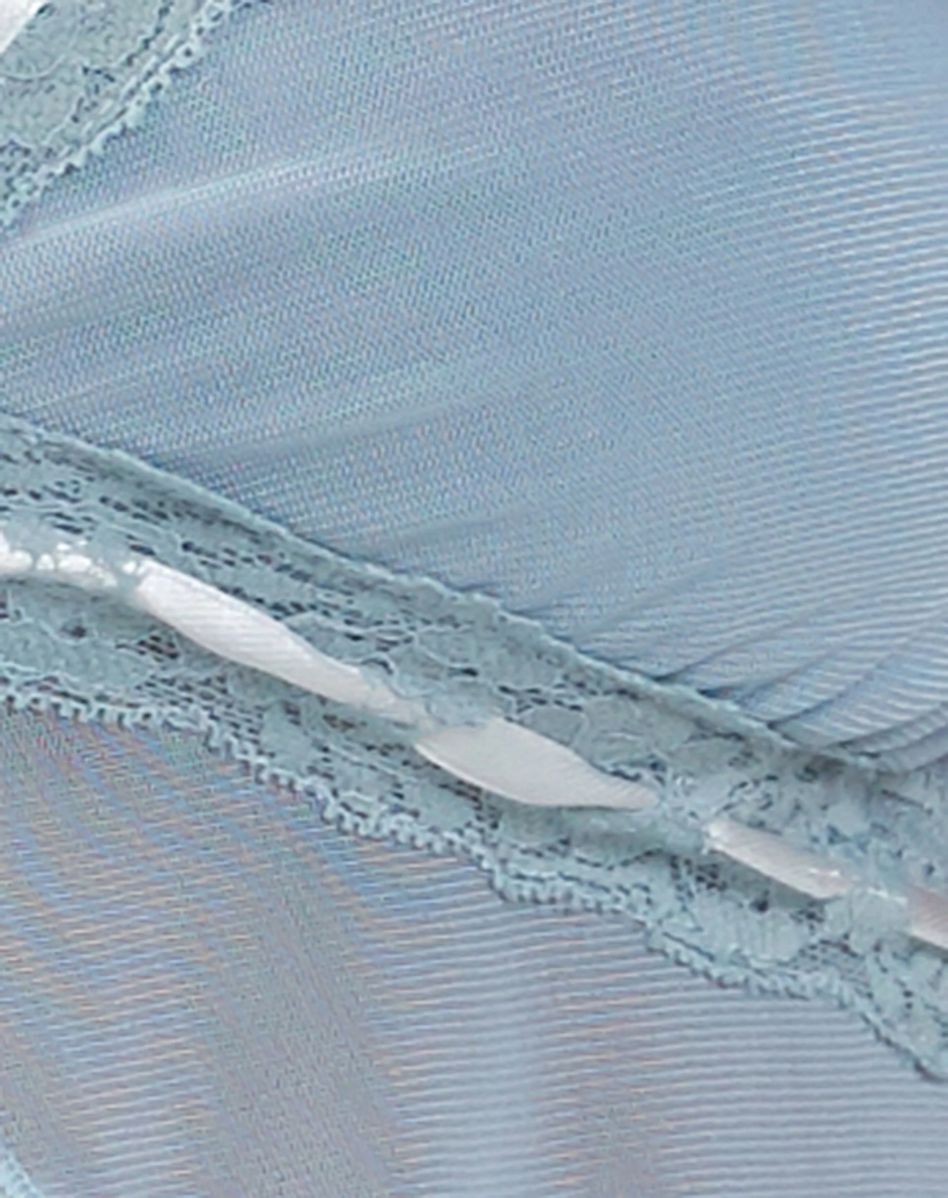 Arsyla Mesh Butterfly Top in Pastellblau - Image 7