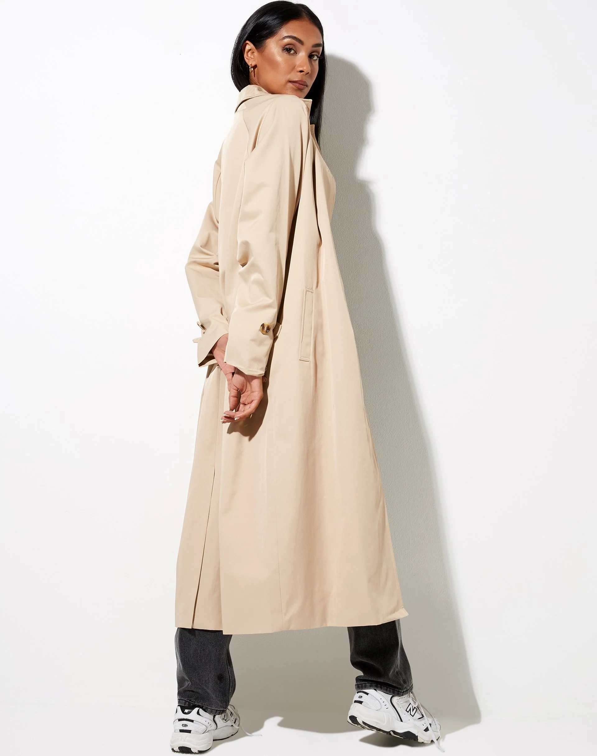 Assa Trenchcoat in Beige mit gestreiftem Innenfutter - Image 3