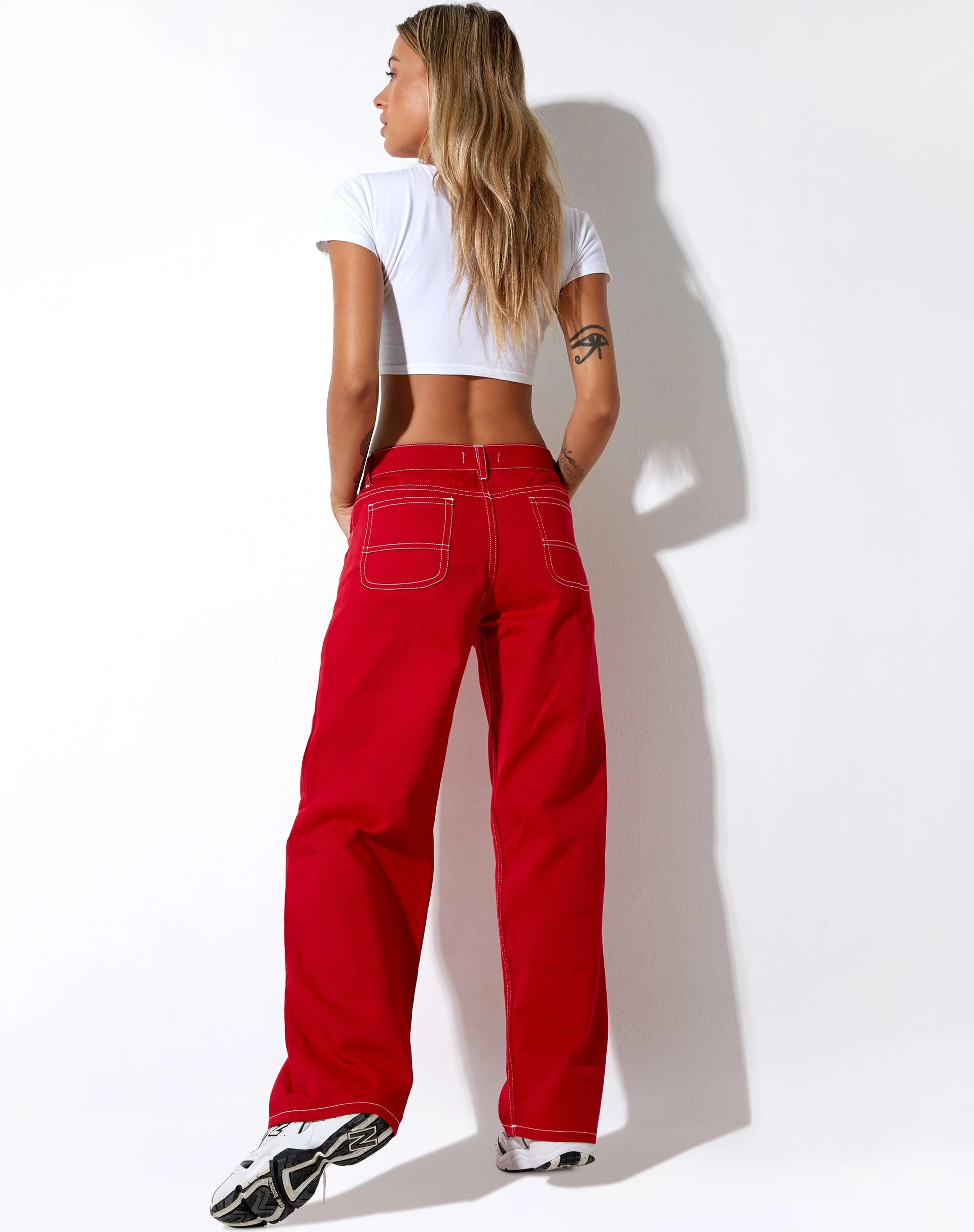 Athene Hose in Racing Rot Weiß Stitch - Image 3