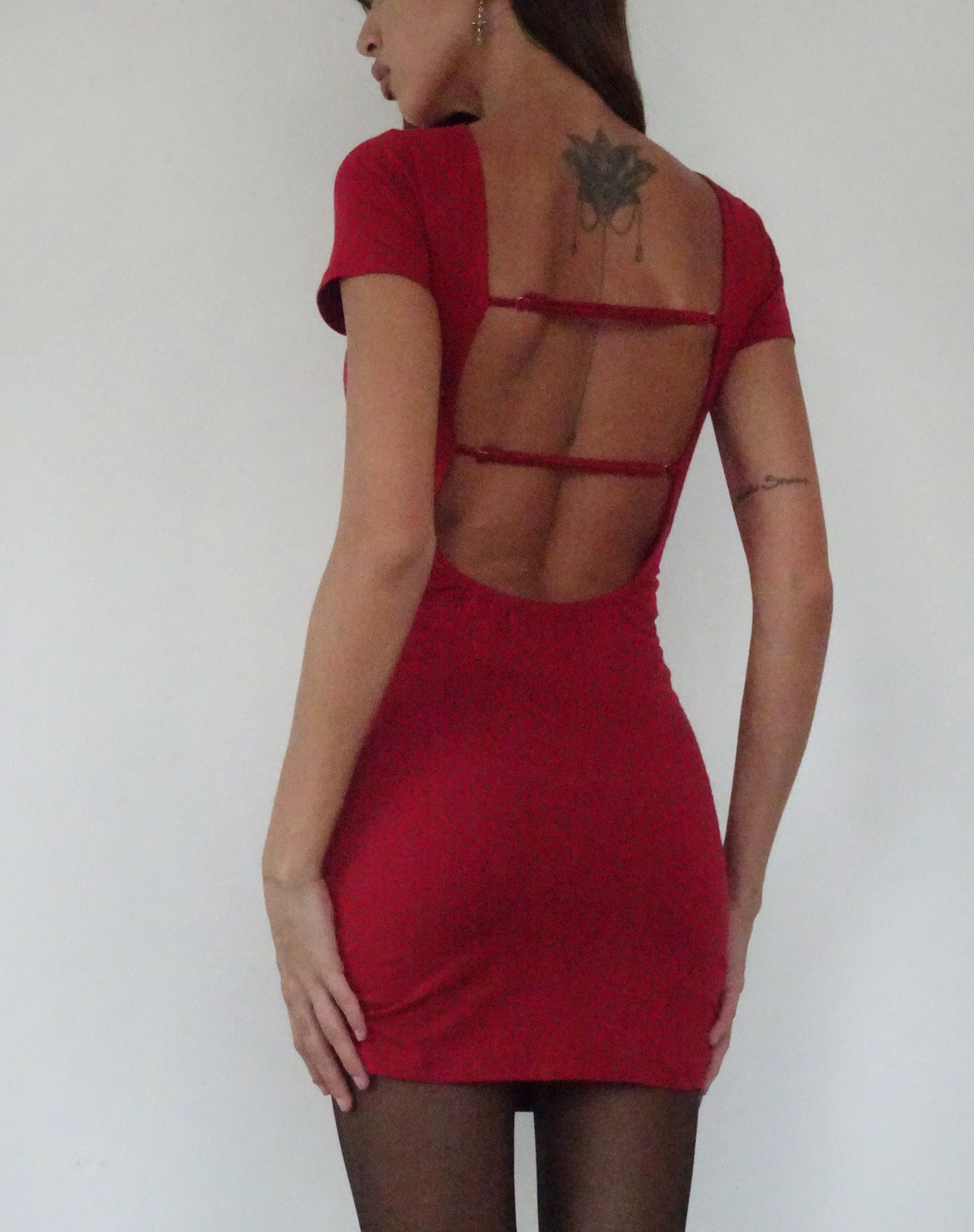 Atina Minikleid mit offenem Rücken in Adrenalinrot - Image 5