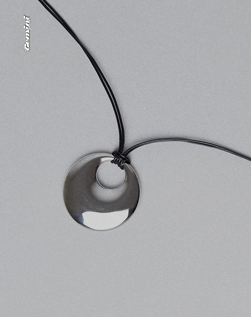 Aurora Cord Kreis Halskette von Gemini Jewels - Image 4