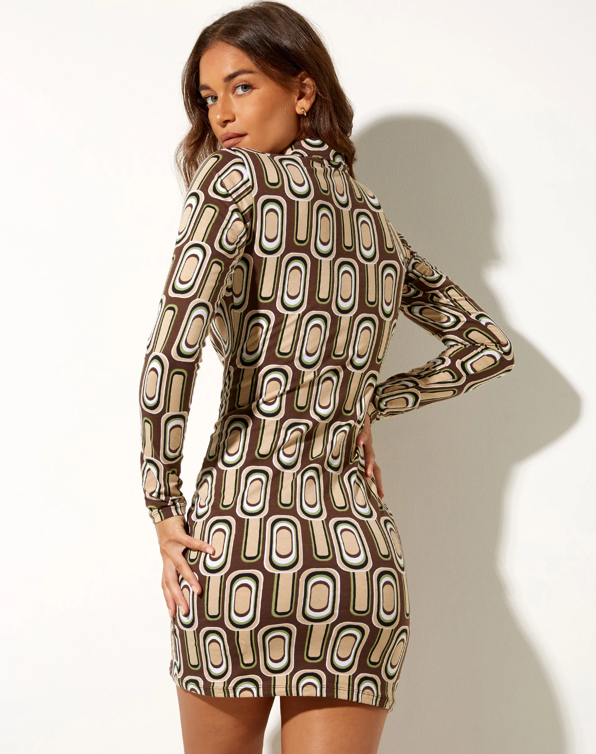 Avaya Kleid in Retro Spot Braun - Image 2