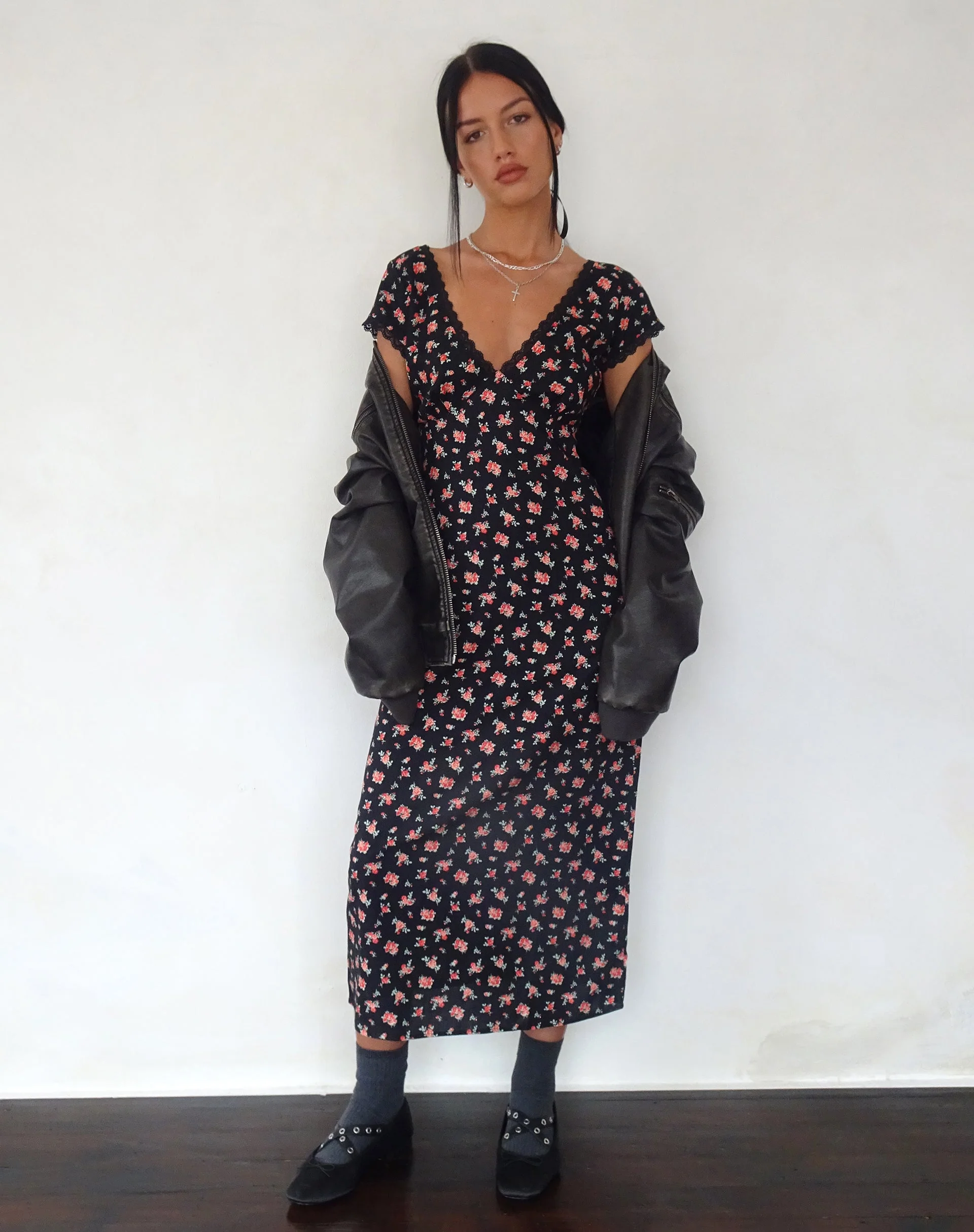 Bahata Midikleid in fließendem Rosa Schwarz - Image 4