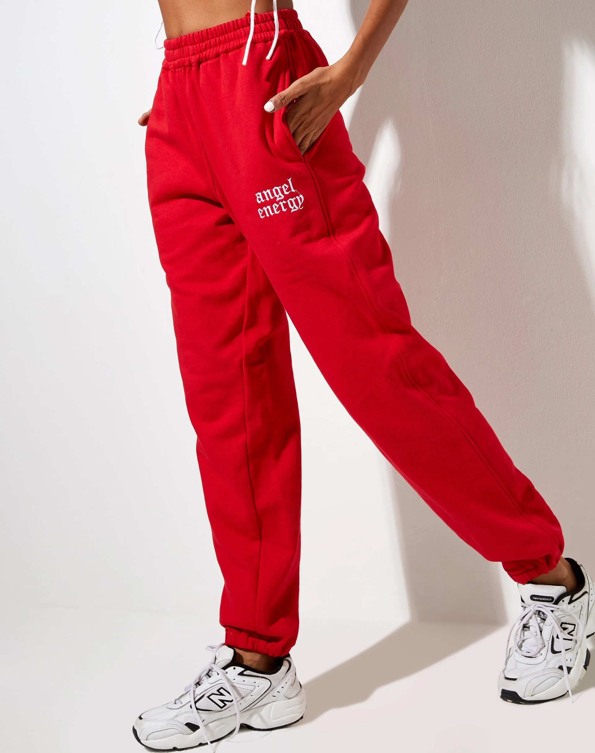 Basta Jogger in Racing Rot mit 'Angel Energy' Stickerei - Image 2