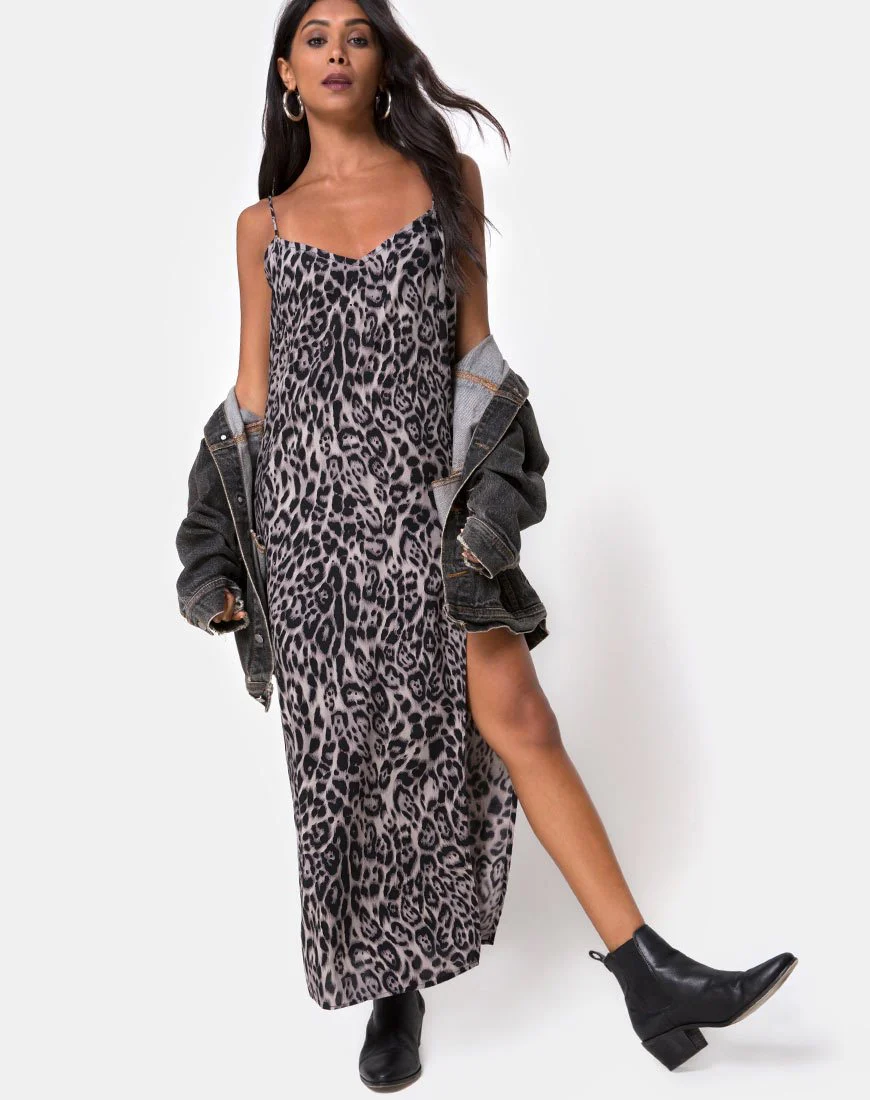 Batis Maxikleid in Leopard Grau - Image 3