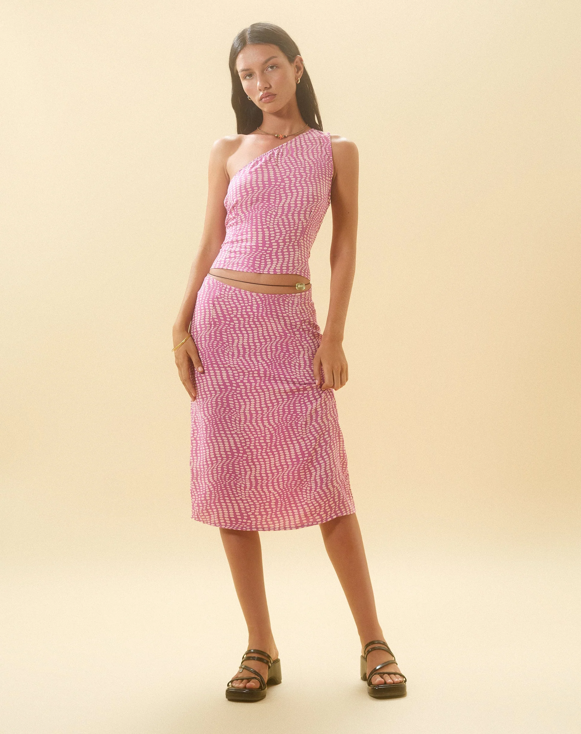 Bayan One Shoulder Top in gewelltem Polka Lila - Image 2