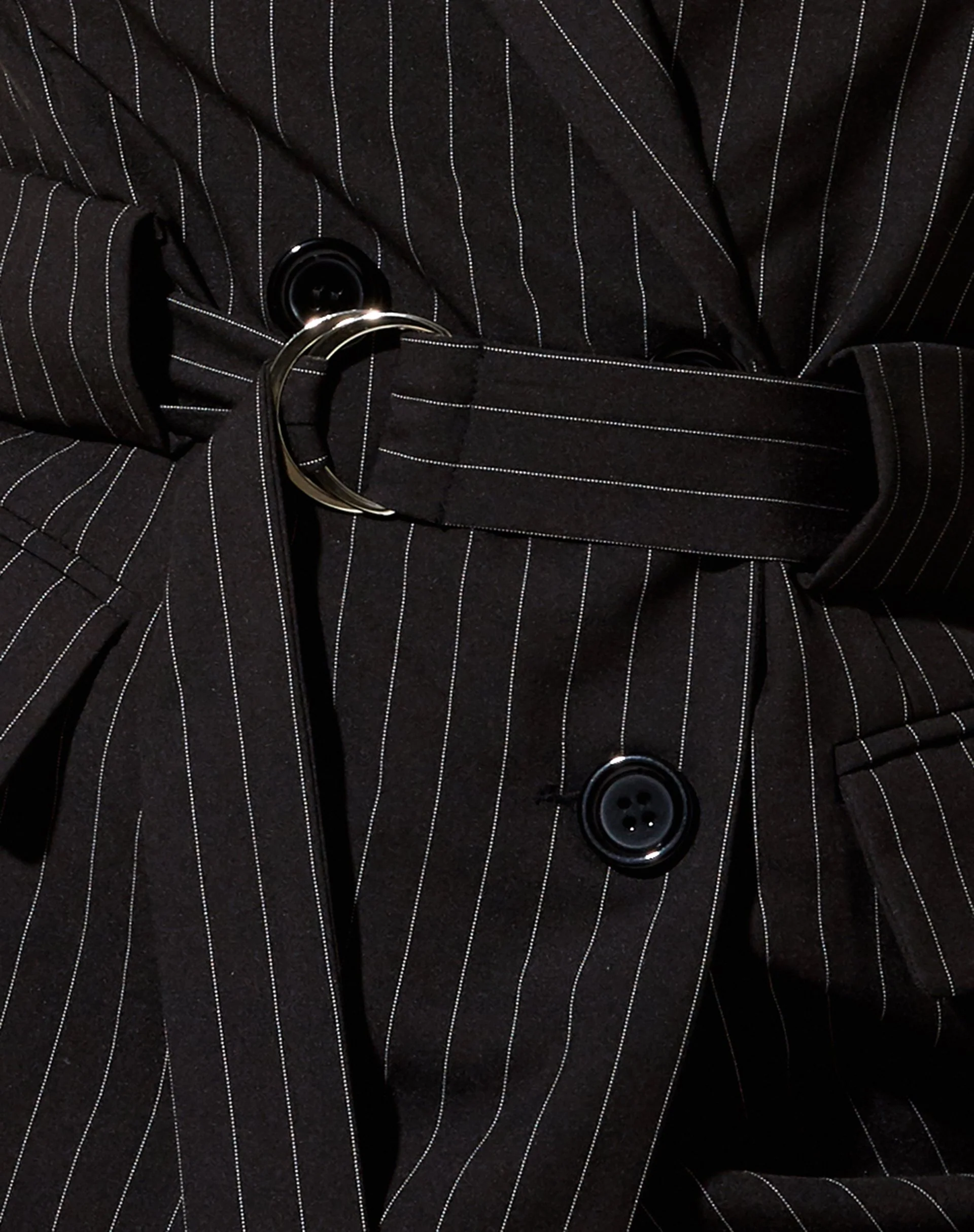 Blazer mit Gürtel aus Nadelstreifen Schwarz - Image 5