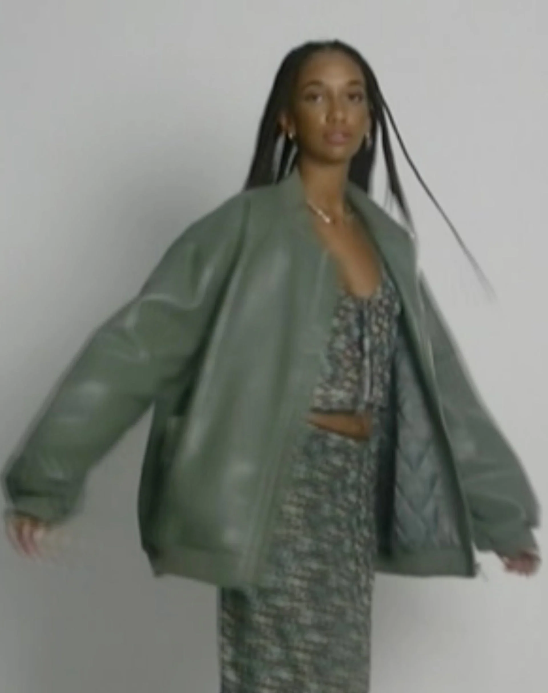 Benta Jacke in PU-Olive - Image 3