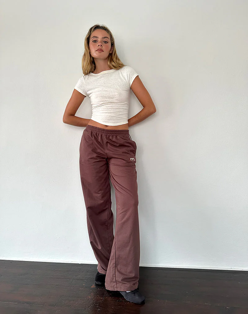 Benton Wide Leg Jogger in Mahagoni mit elfenbeinfarbenem Paspel und M-Stickerei - Image 4