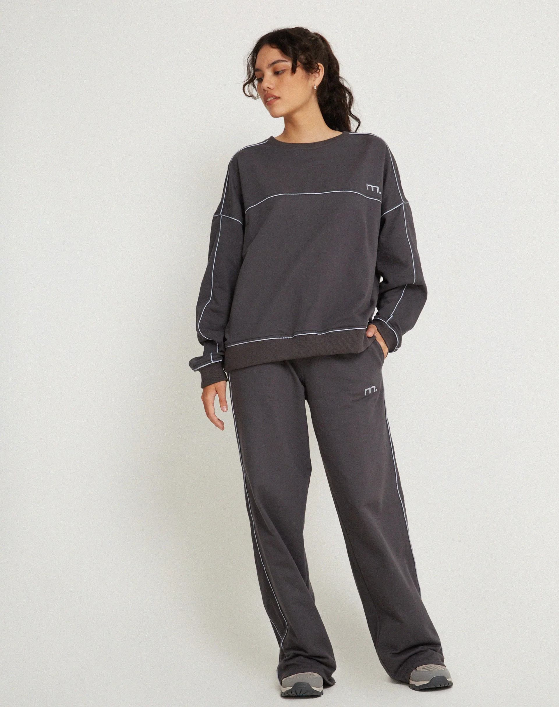 Benton Wide Leg Jogger in Beluga Grau - Image 5