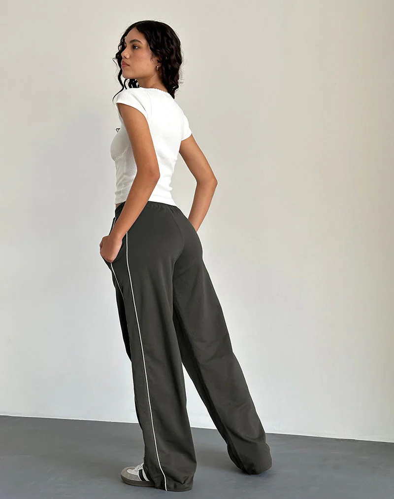 Benton Wide Leg Jogger in Oliv mit 'M'-Stickerei - Image 3