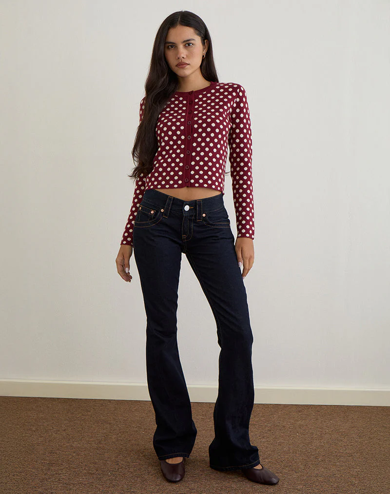 Bhavina Strickjacke in Burgunderrot mit cremefarbenem Polka-Print