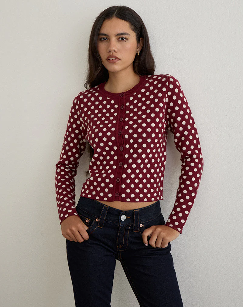 Bhavina Strickjacke in Burgunderrot mit cremefarbenem Polka-Print - Image 3
