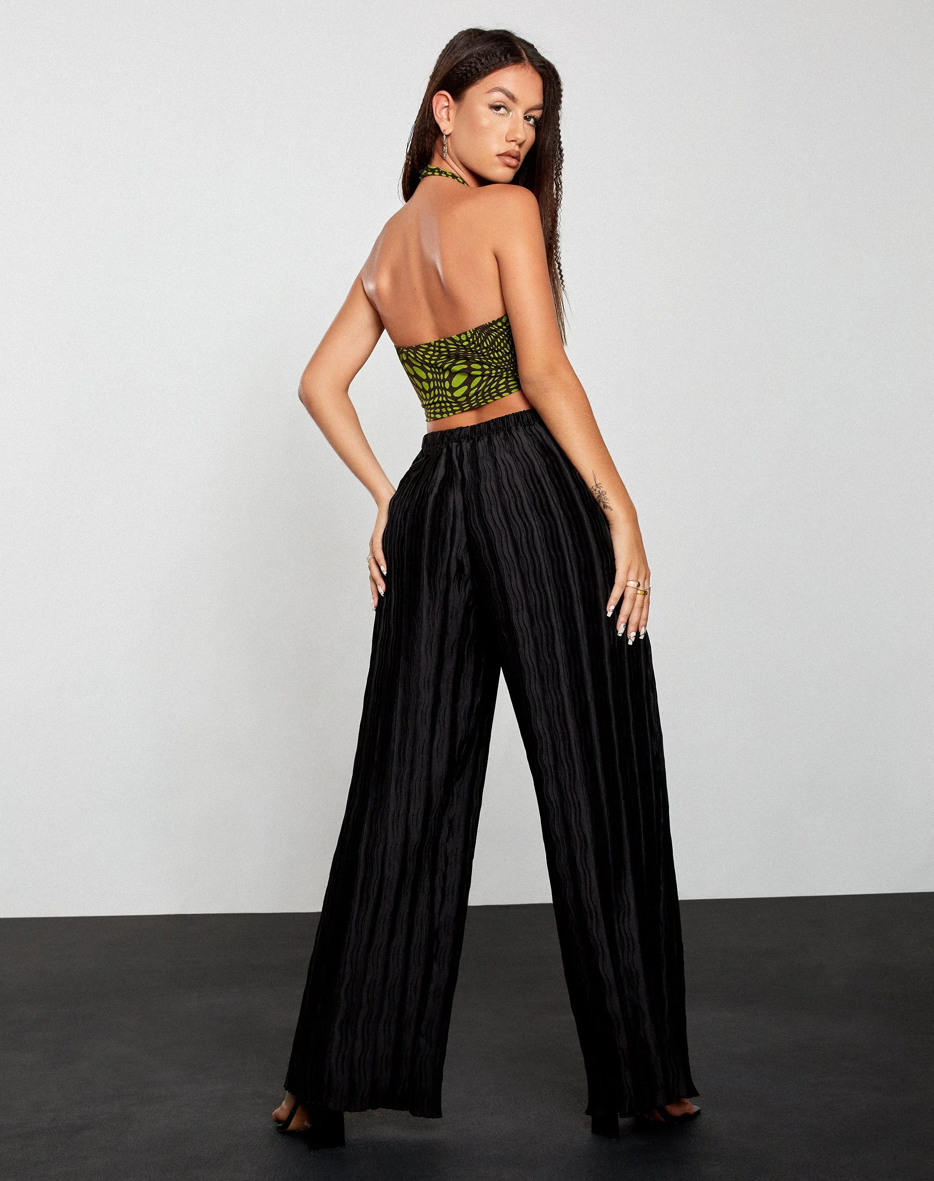 Bian Hose in Crinkle Schwarz - Image 4