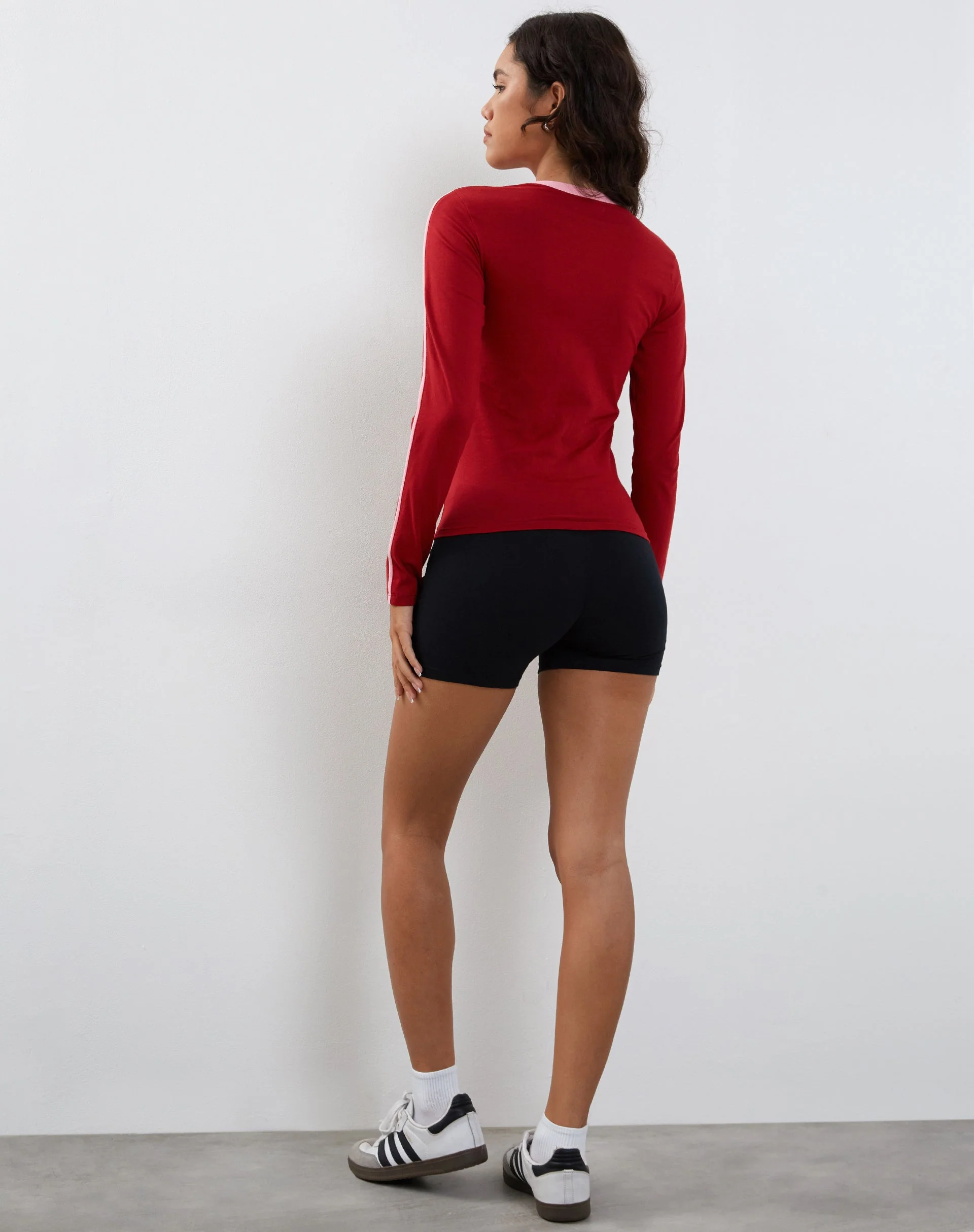 Bonija Langarm-Top in Rot mit rosa Bändern - Image 4