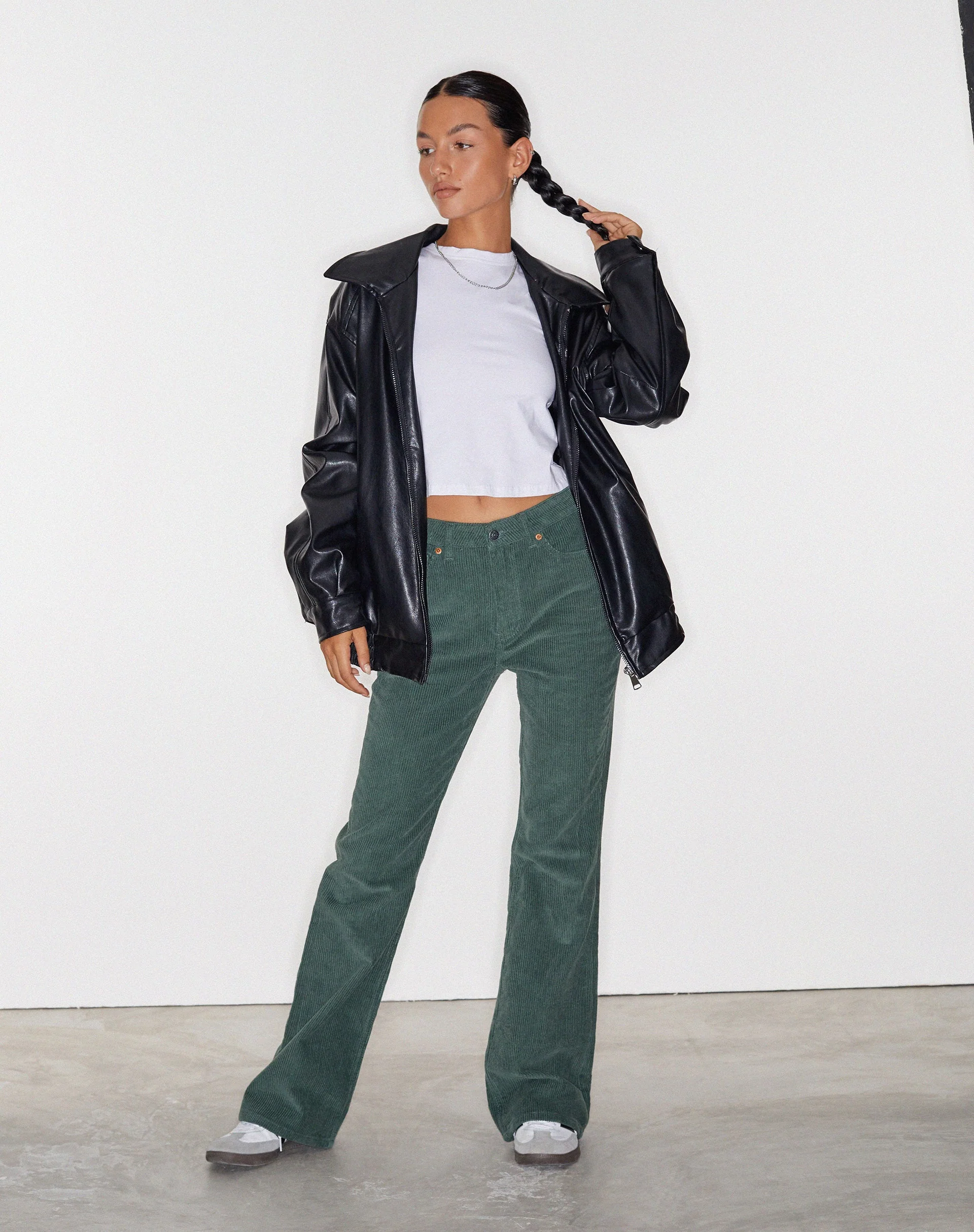 MOTEL X OLIVIA NEILL Bootleg Jeans in Cord Grün