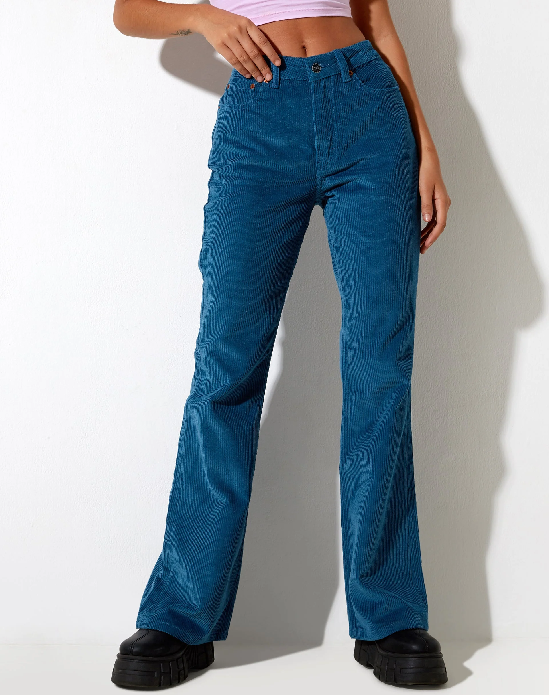 Bootleg Jeans in Cord Blau - Image 3
