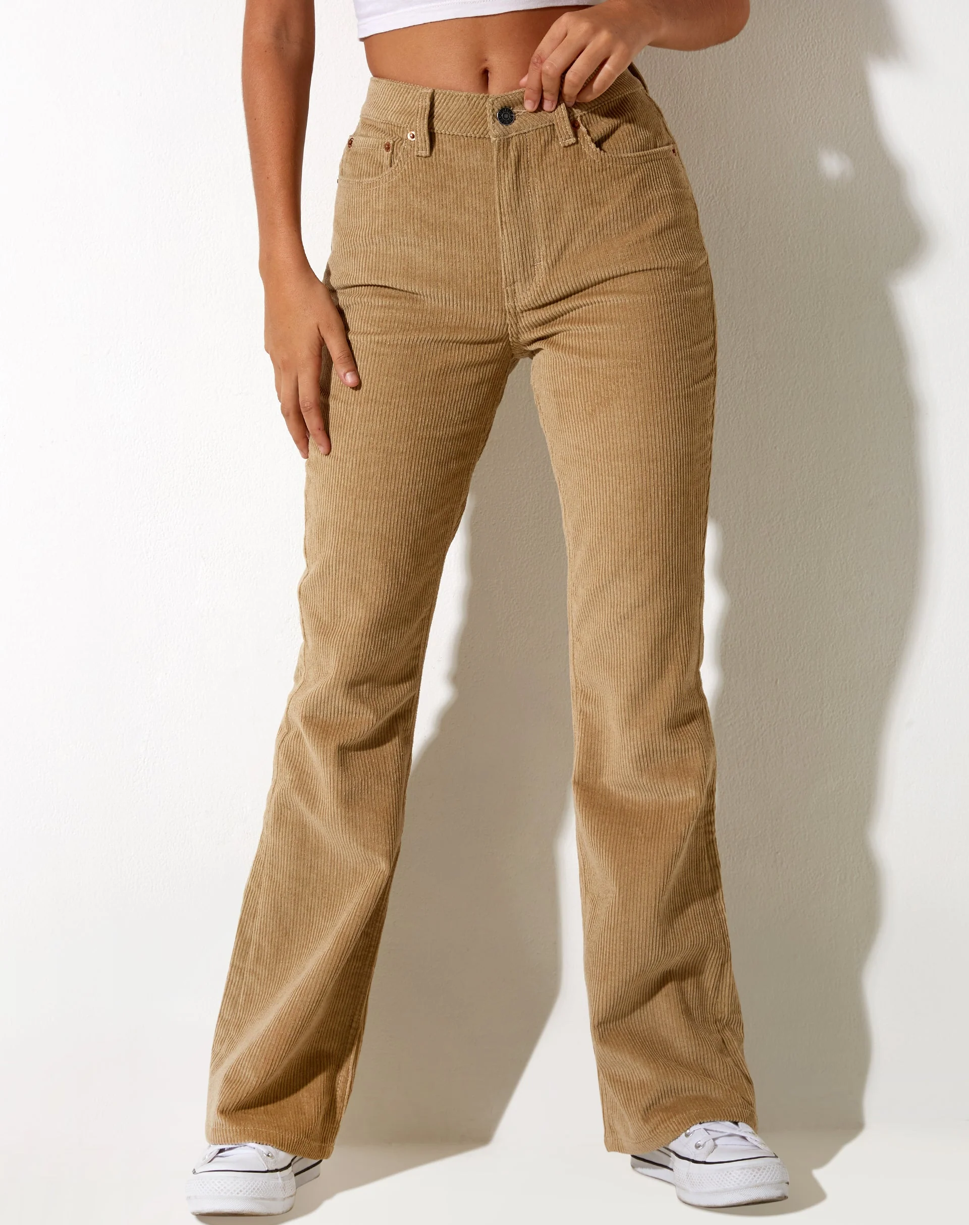 Bootleg Jeans aus Cord Sand