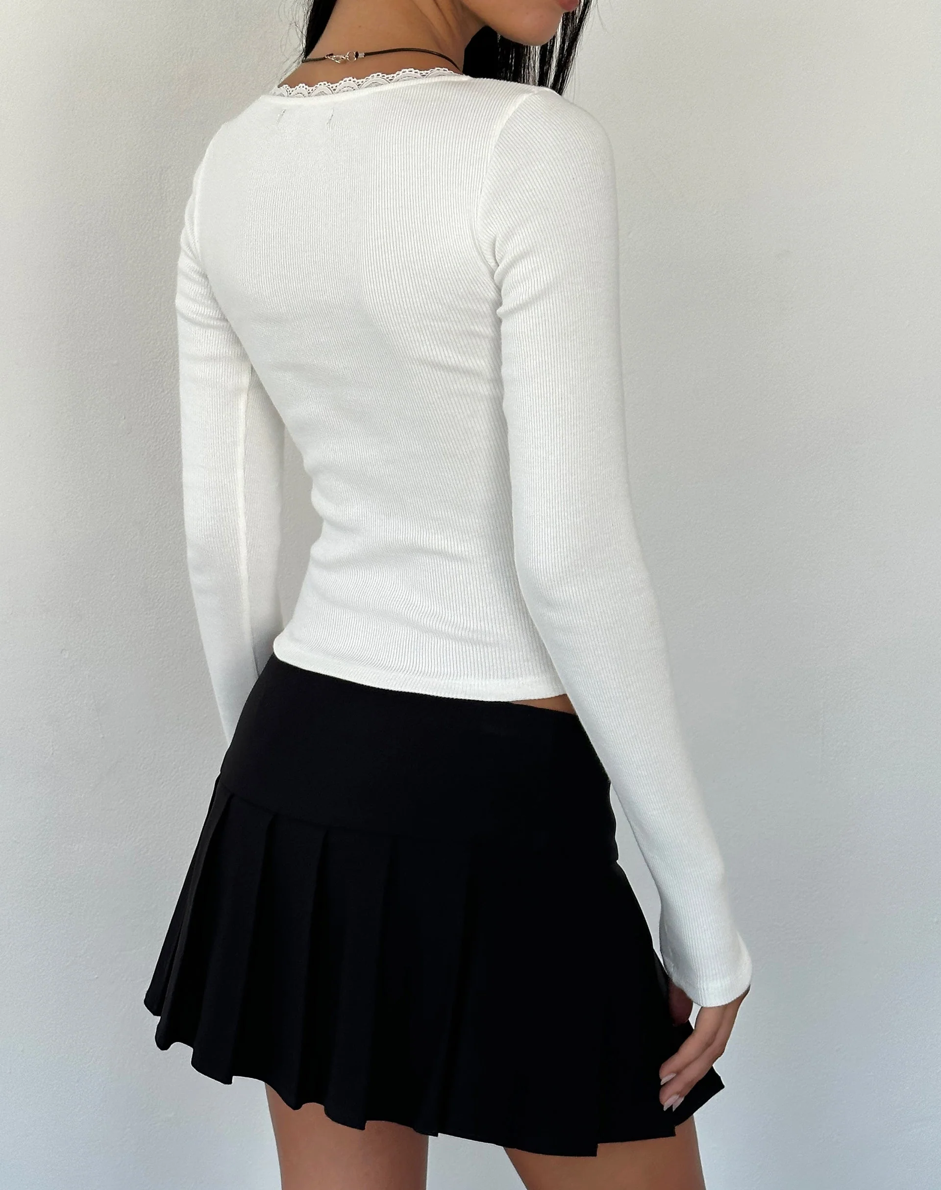 Bovita Langarm-Top in Off White mit Scream Queen Grafik - Image 5