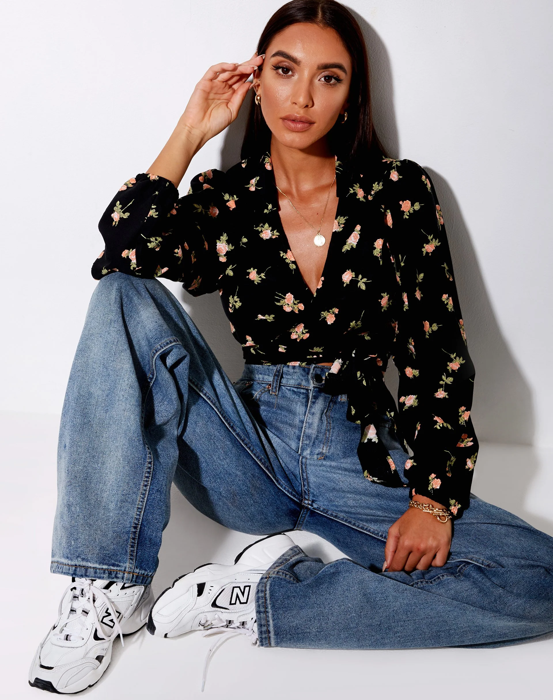 Briza Crop Top in Rose Garden Schwarz - Image 3