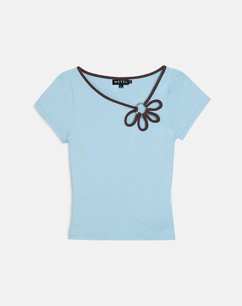 Bunga Flower Cut Out Top in Nantucket Blau mit Schokoladenbindung
