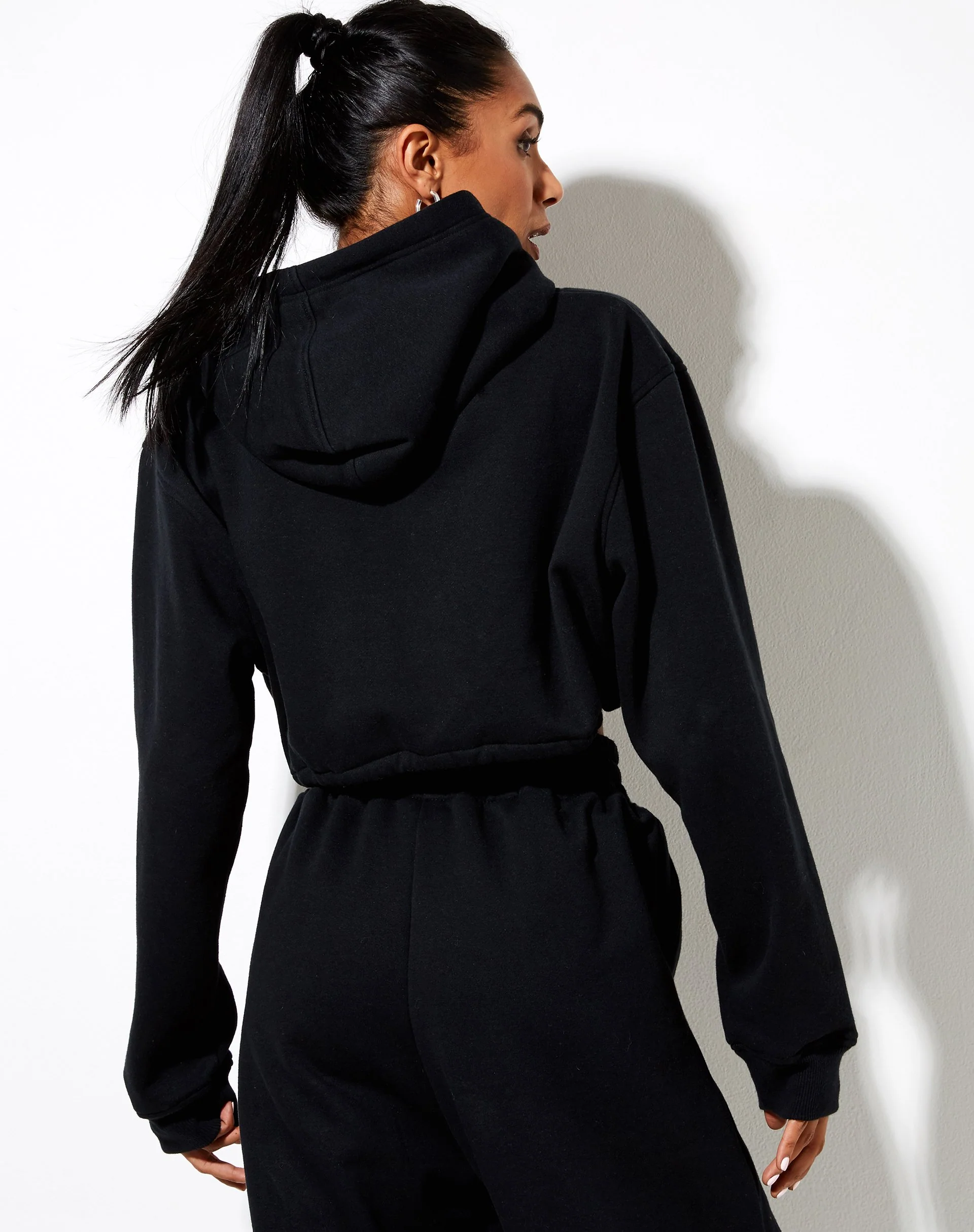 Caden Hoodie in Schwarz mit weißer Skorpion-Stickerei - Image 6