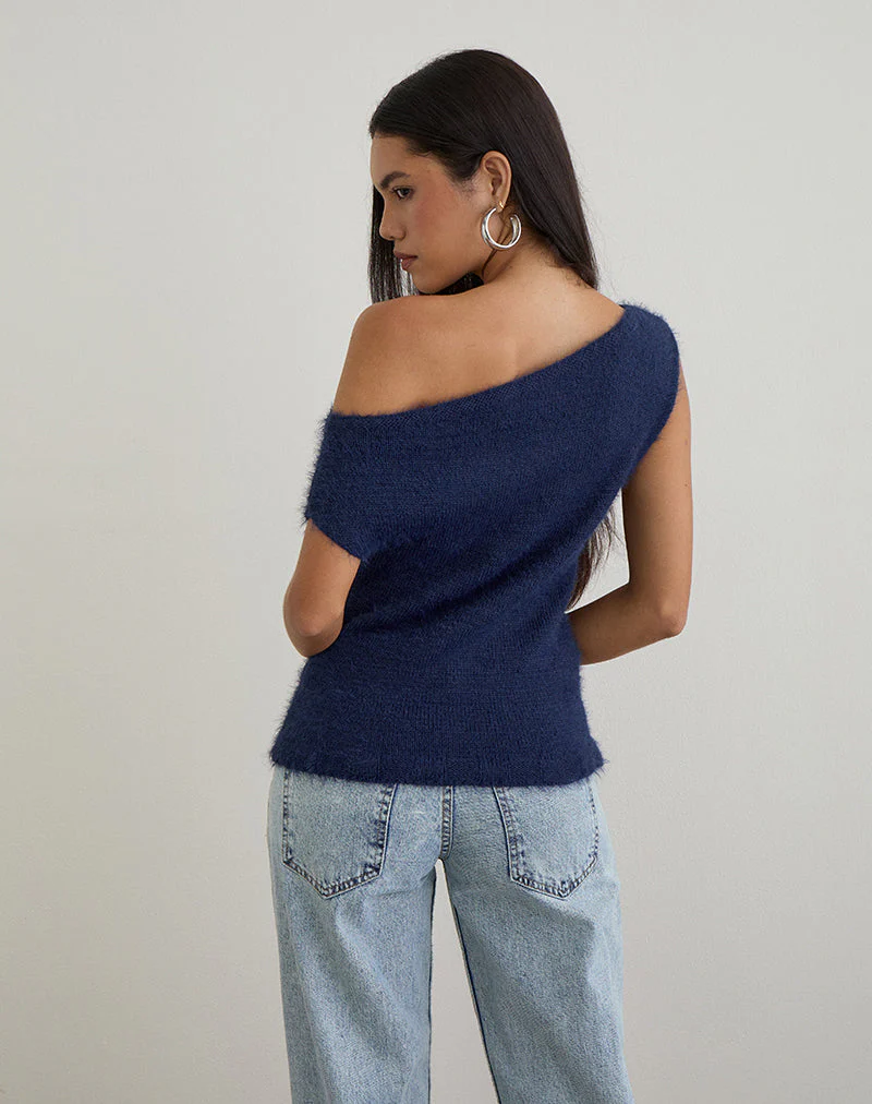 Calyce Top aus flauschigem Strick Navy - Image 5