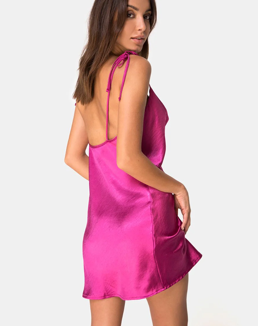 Camara Kleid aus Satin in Magenta - Image 2