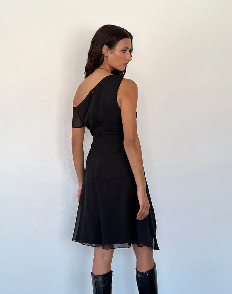 Carissa Ein-Schulter-Chiffon-Midikleid in Schwarz - Image 5