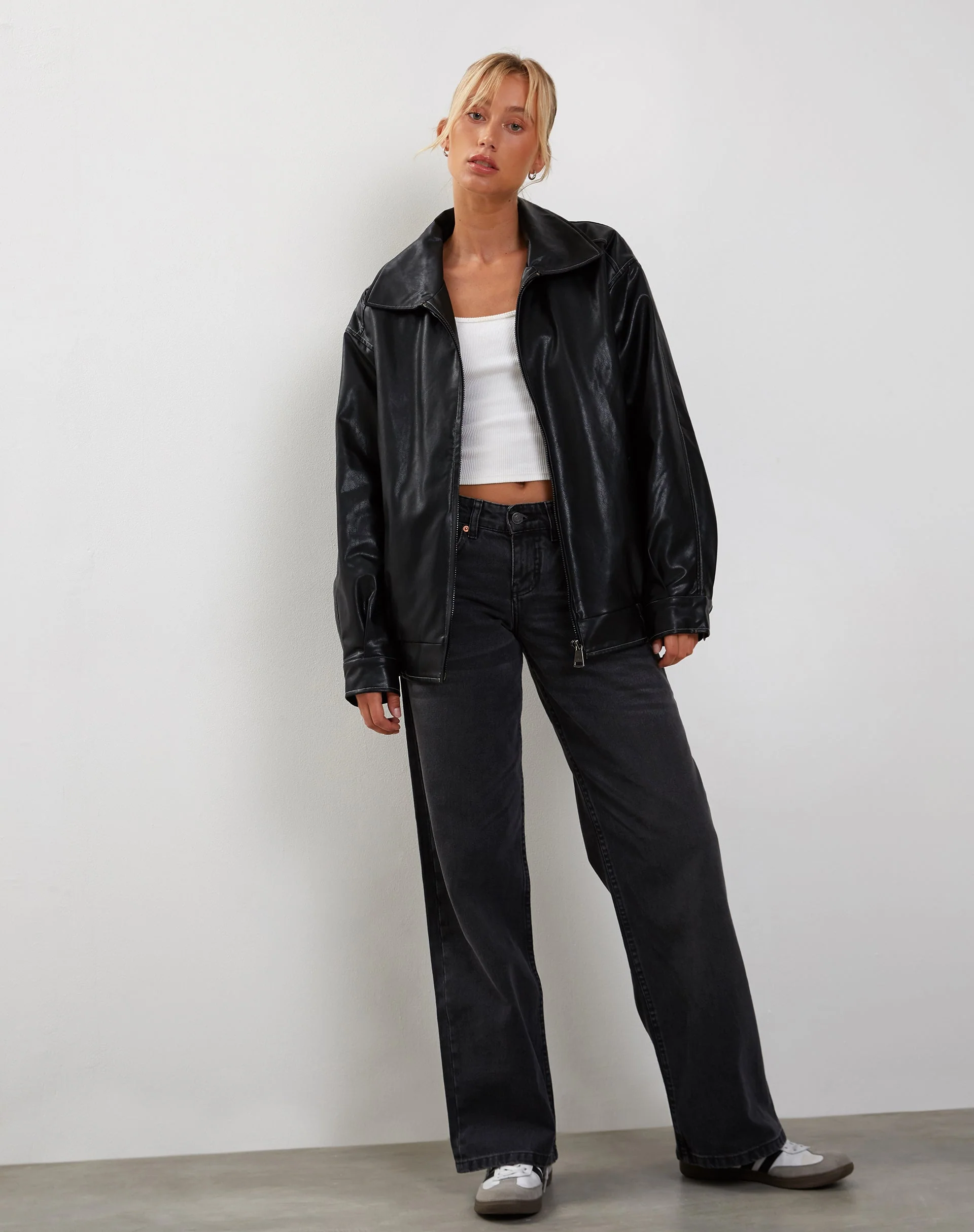 Cavita Jacke in Schwarz mit grauer Steppnaht - Image 5