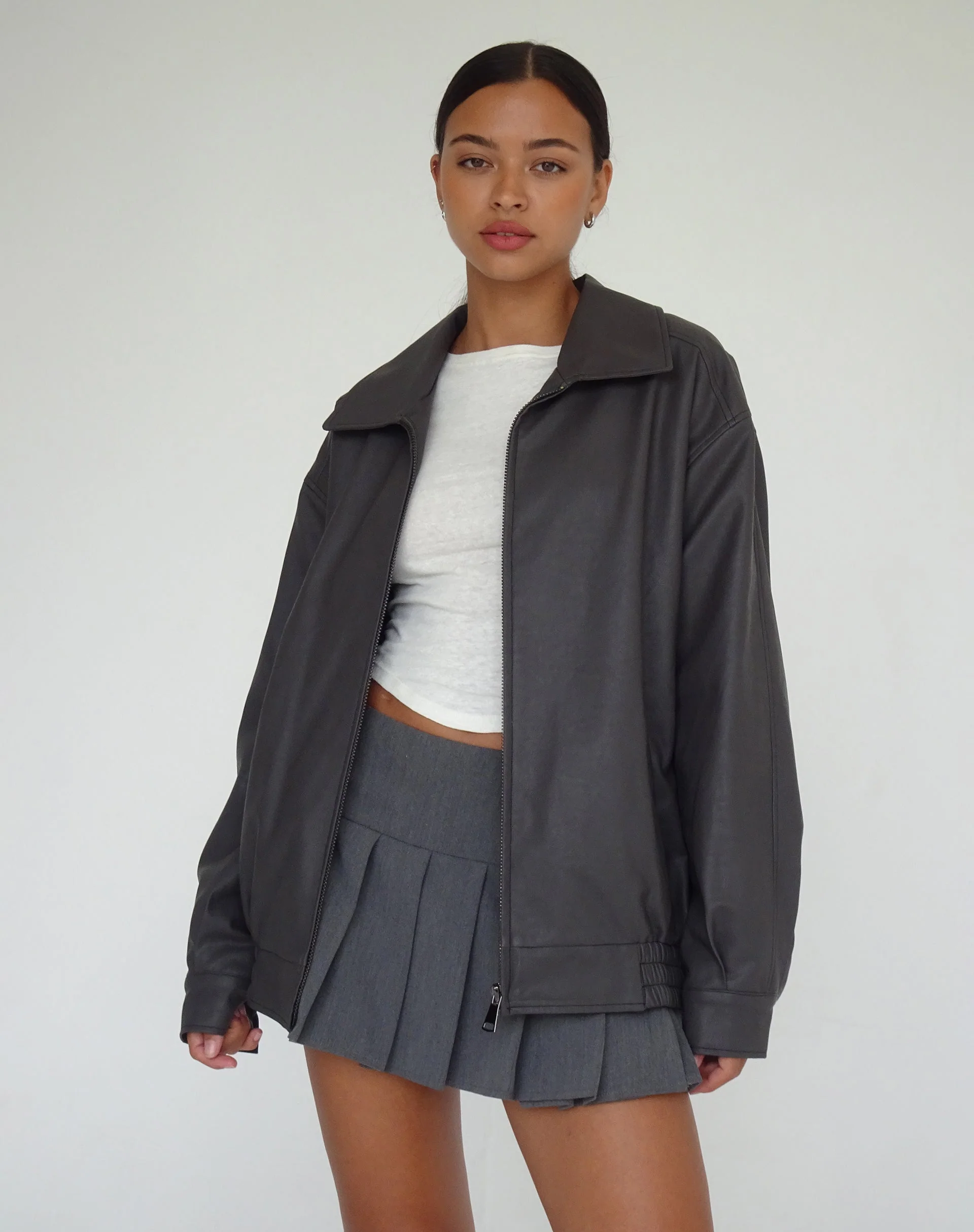 Cavita PU Jacke in Grau mit schwarzer Steppnaht