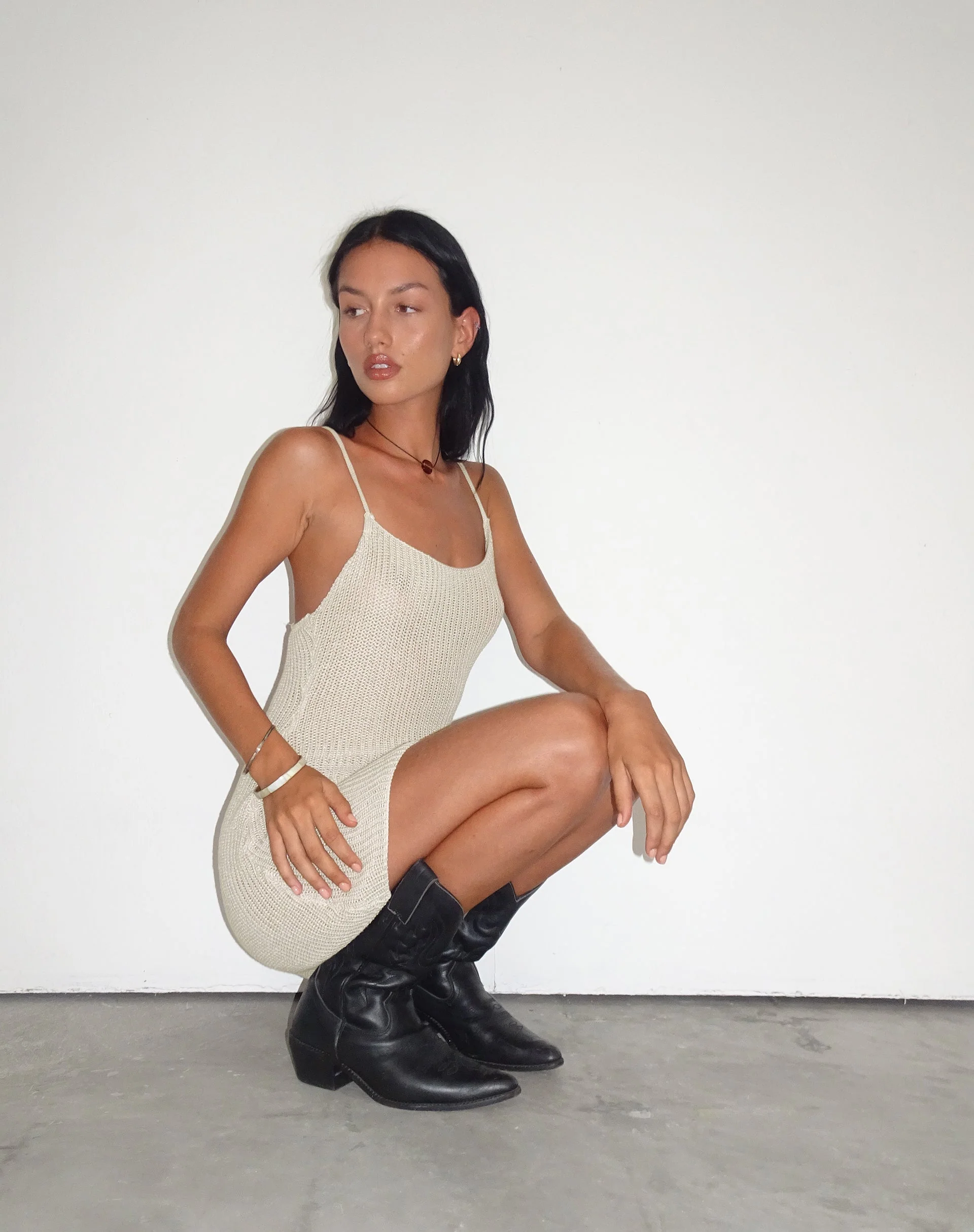 Chiara Mini-Strickkleid in Neutral - Image 6