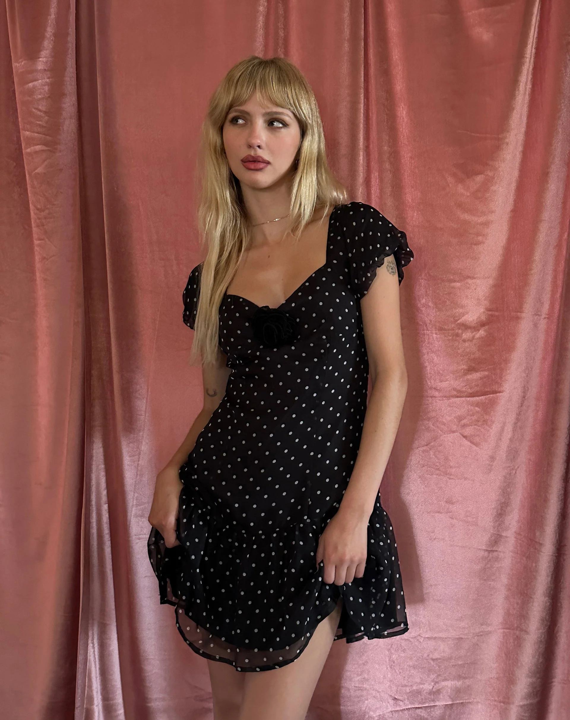 Clara Minikleid aus schwarzem Polka-Chiffon