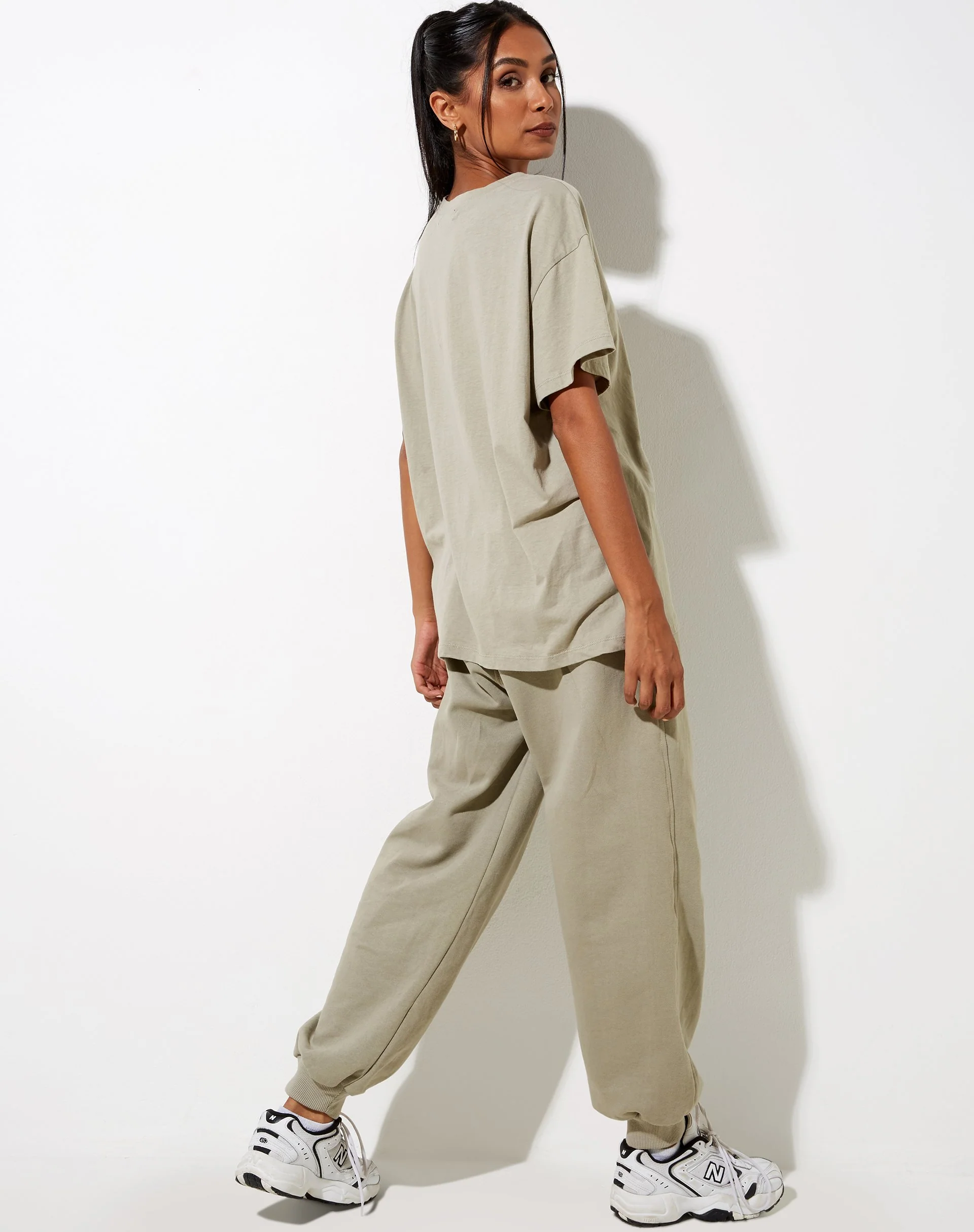 Cloete Tee in London Fog Motel 1997 Stickerei - Image 2