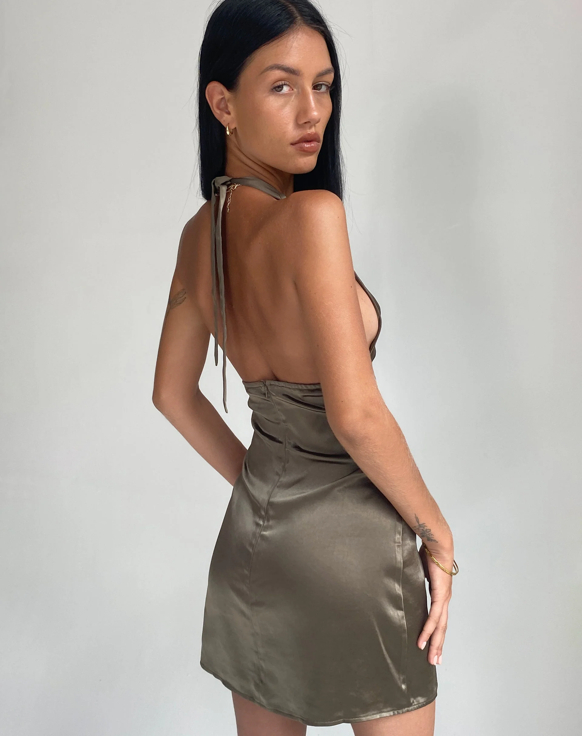 Coda Slip Dress aus Satin Dunkel-Olive - Image 3