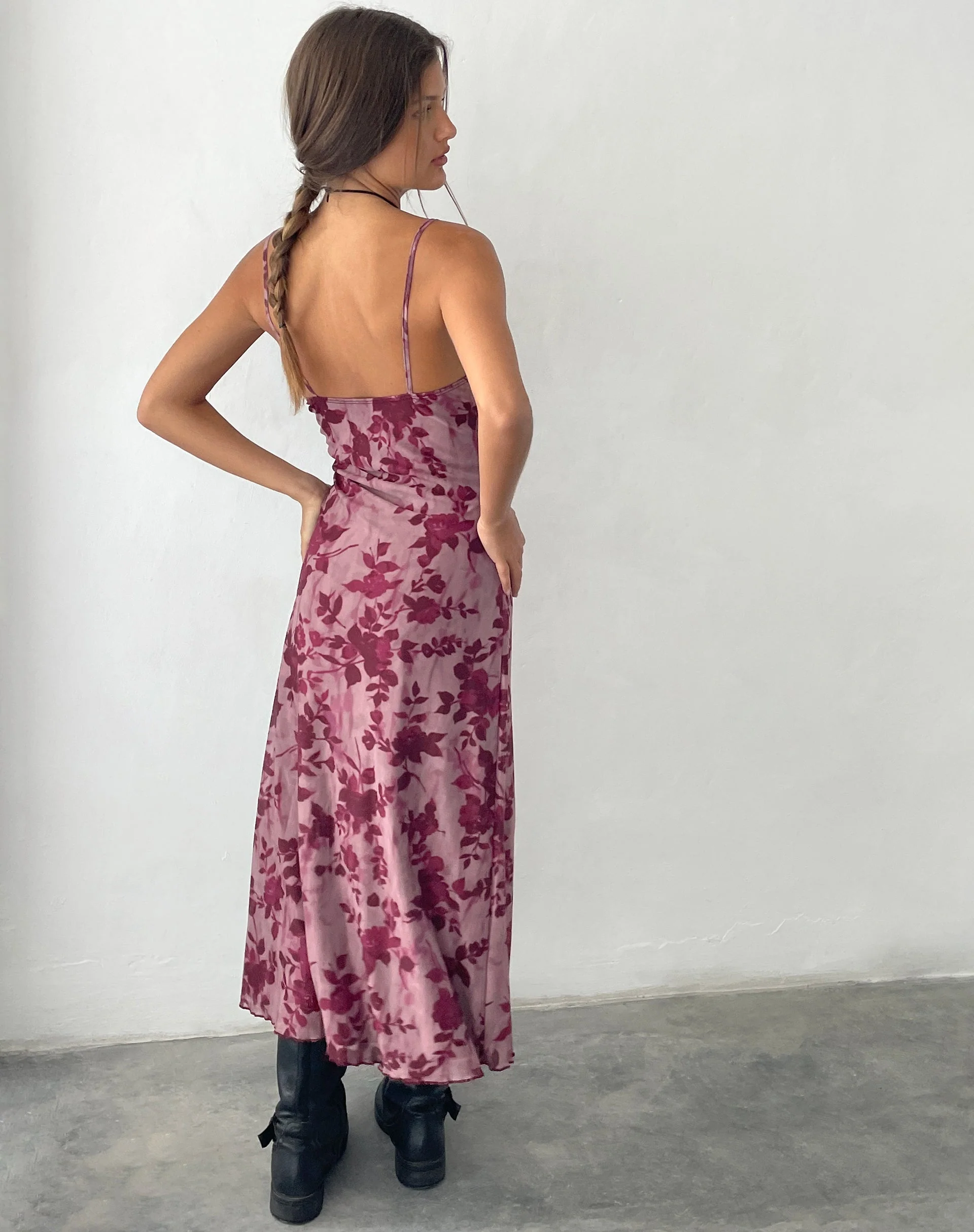 Coya Maxikleid aus Mesh Maroon Blurred Flower - Image 4